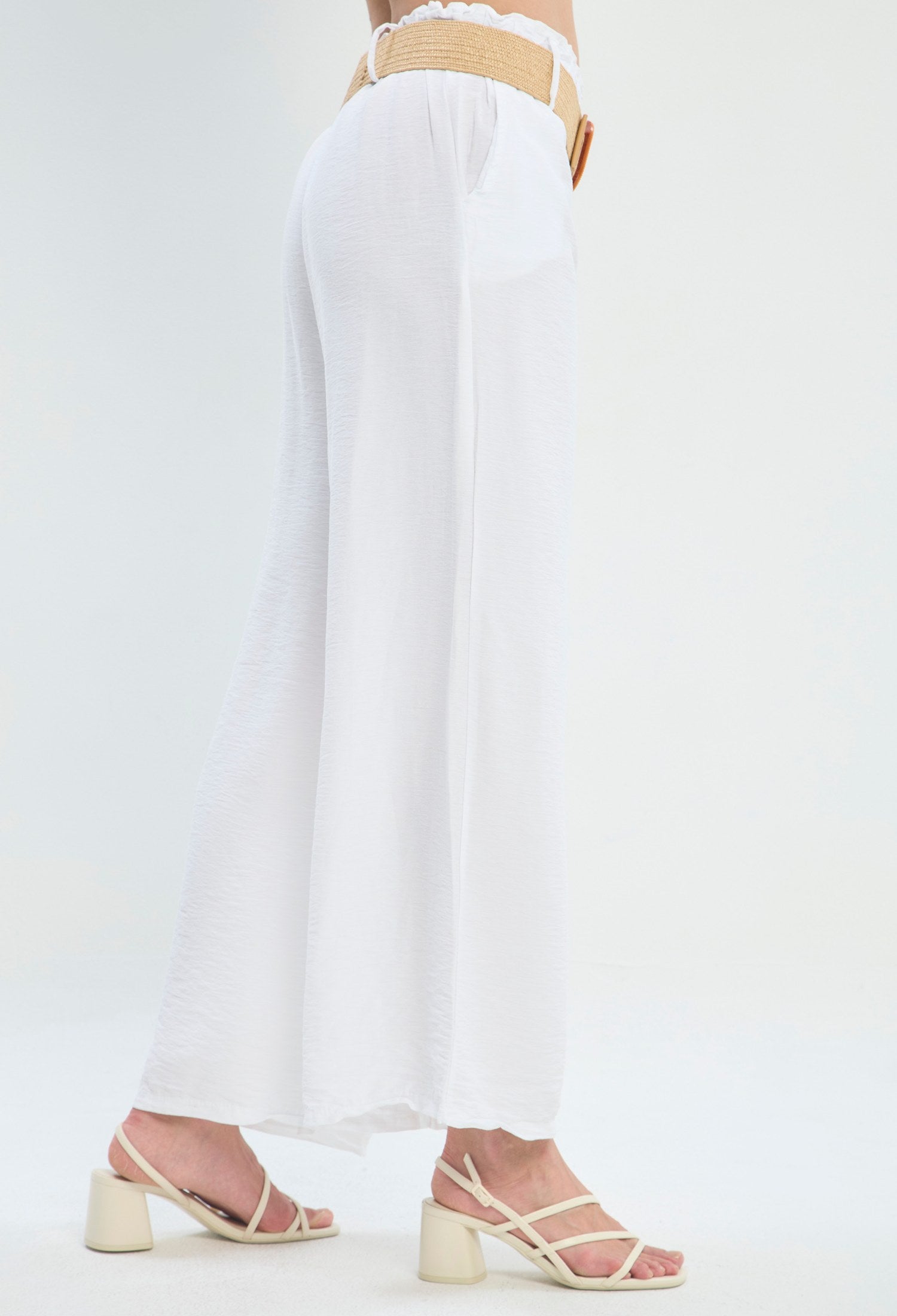 Pantalón Recto Cintura Correa blanco BYBLA