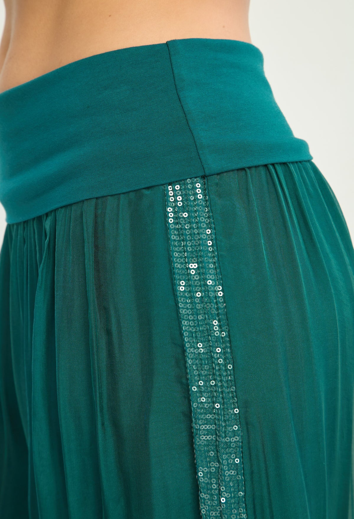 Pantalón Seda Franja de Lentejuelas verde esmeralda BYBLA