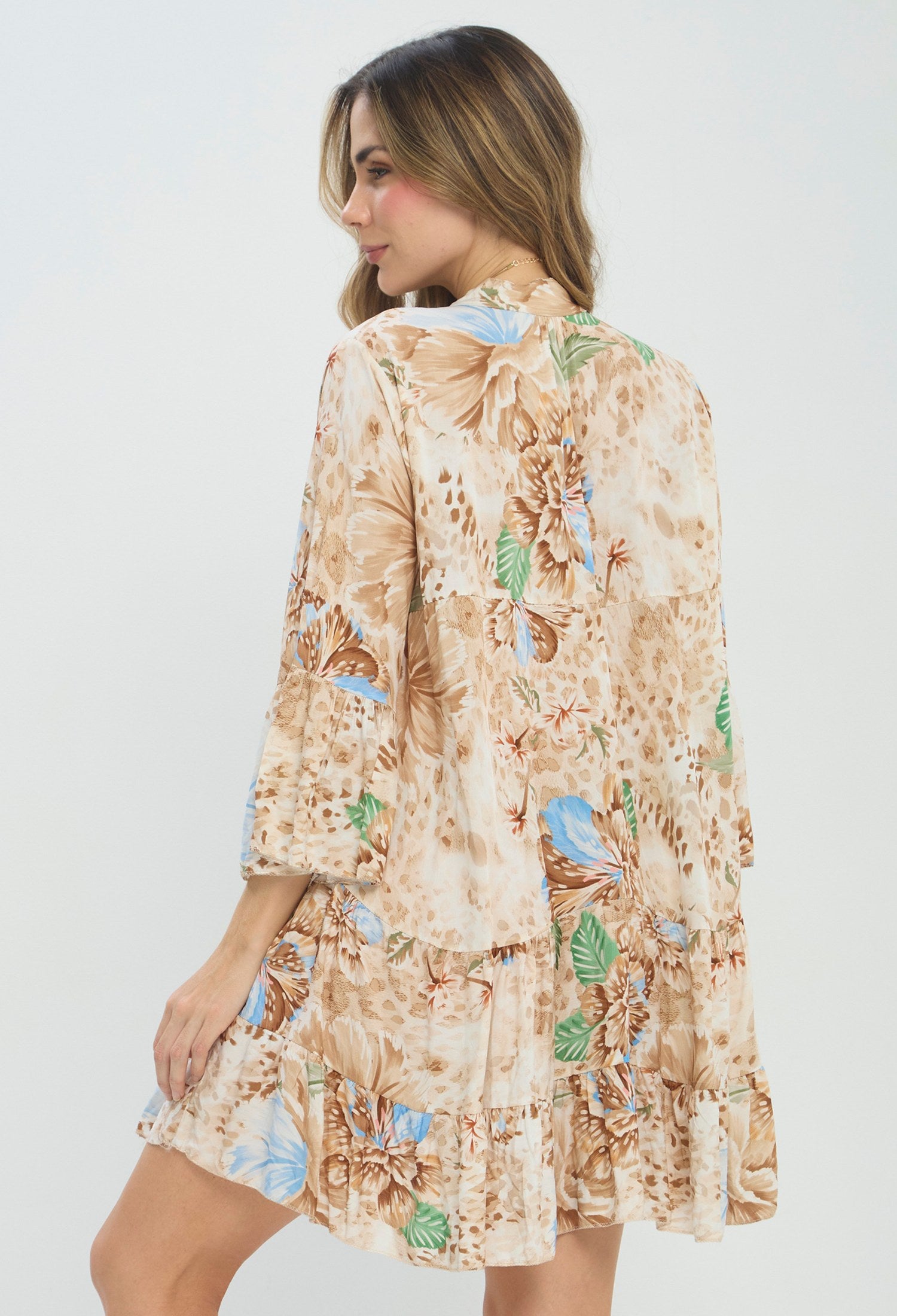 Vestido corto beige con estampado tropical y manga abullonada - vista 4