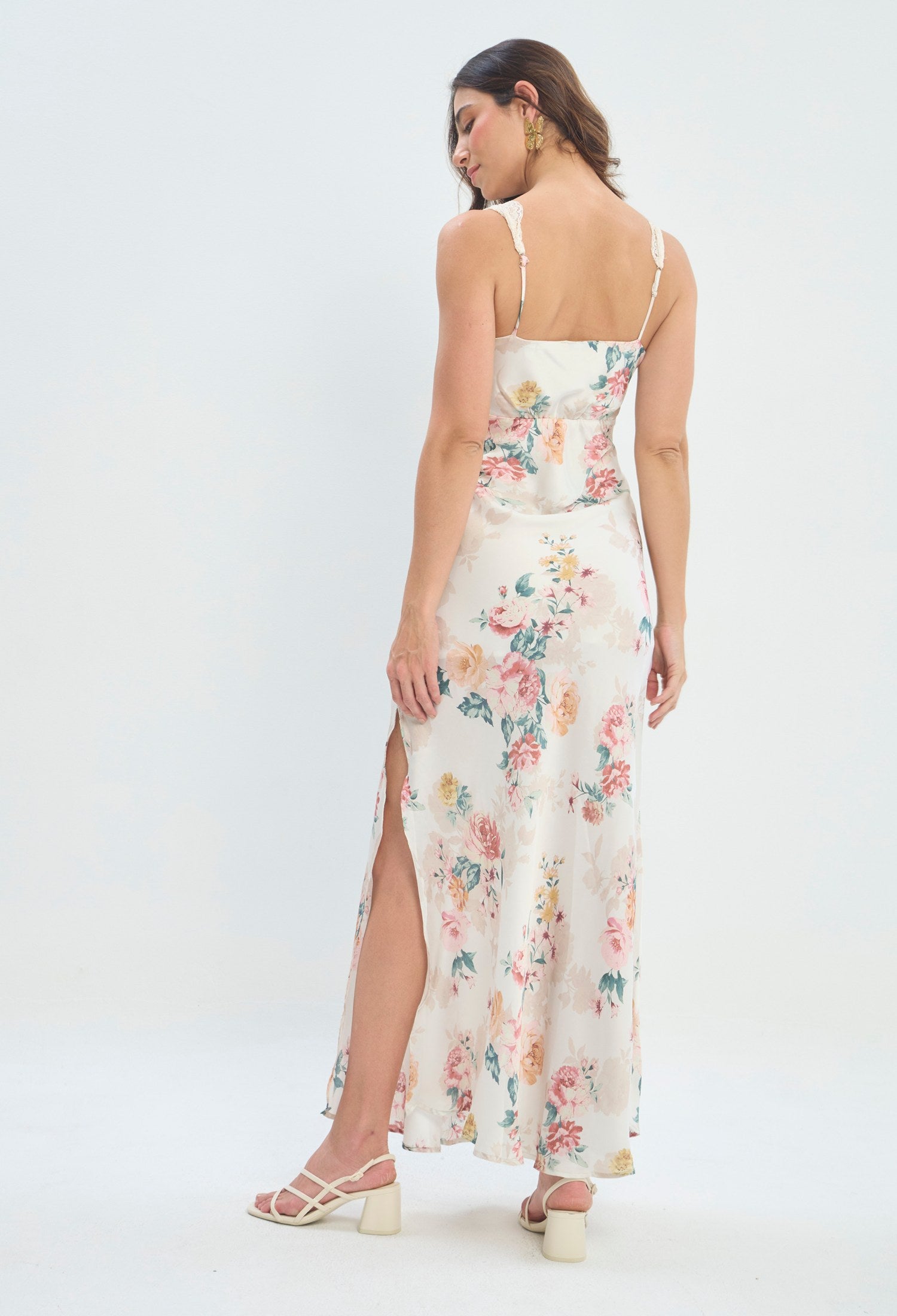 Vestido Largo Floral con Encaje crema floral rosado sale BYBLA
