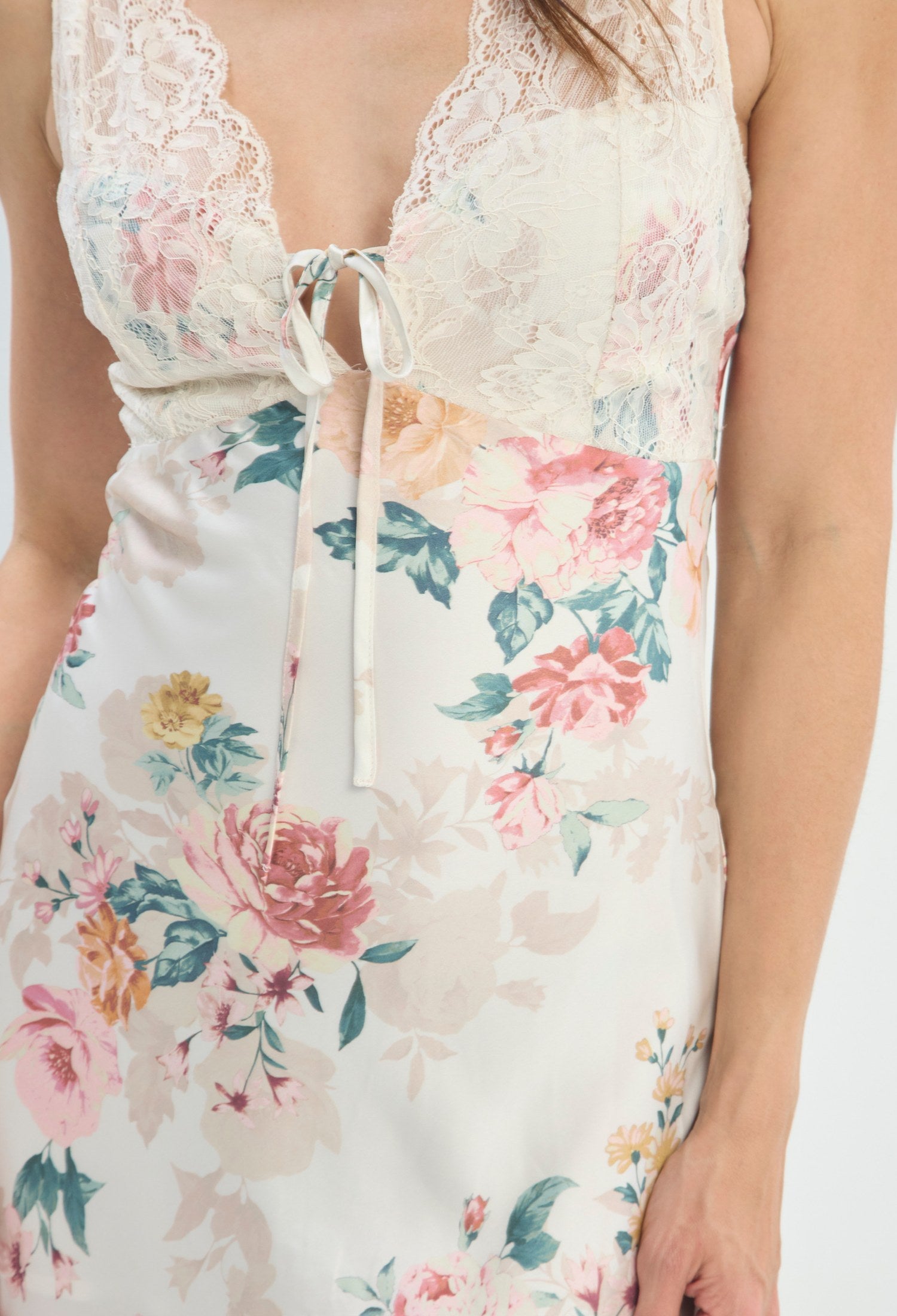Vestido Largo Floral con Encaje crema floral rosado sale BYBLA