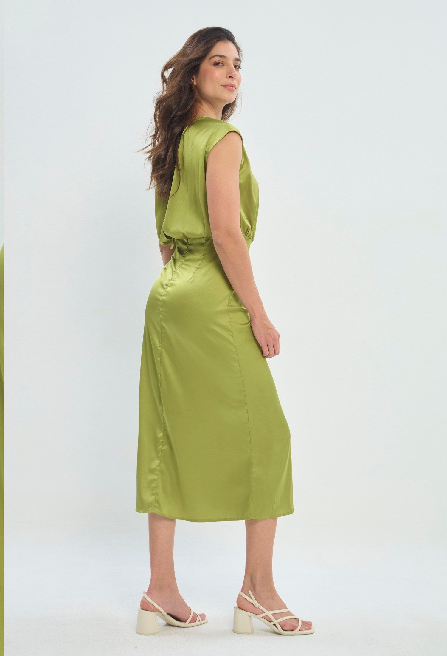 Vestido Largo Cuello Fruncido verde oliva sale BYBLA