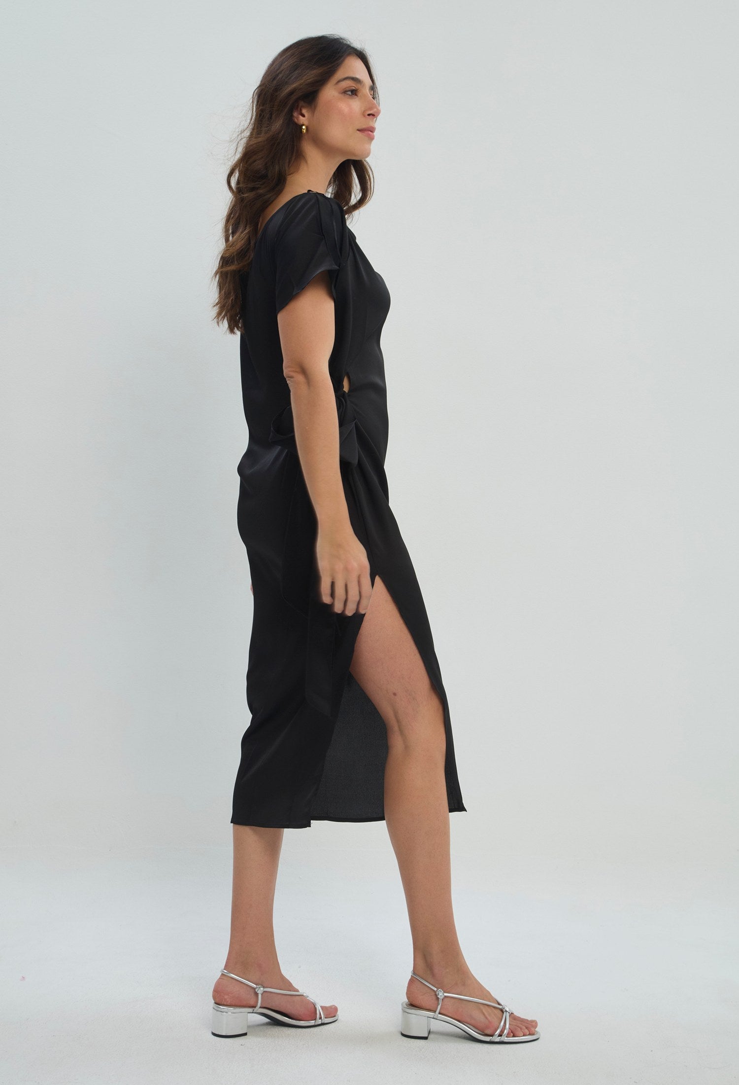 Vestido Largo Drapeado con Lazo negro sale BYBLA