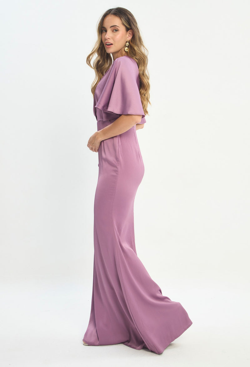 Mujer luciendo vestido morado lila BYBLA - Capa Sirena - vista 2