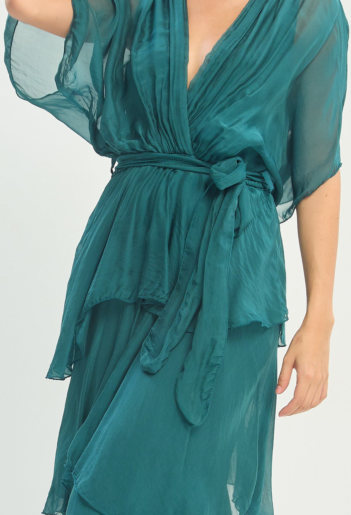 Vestido Largo Cruzado Volantes Verde Esmeralda BYBLA - vista 6