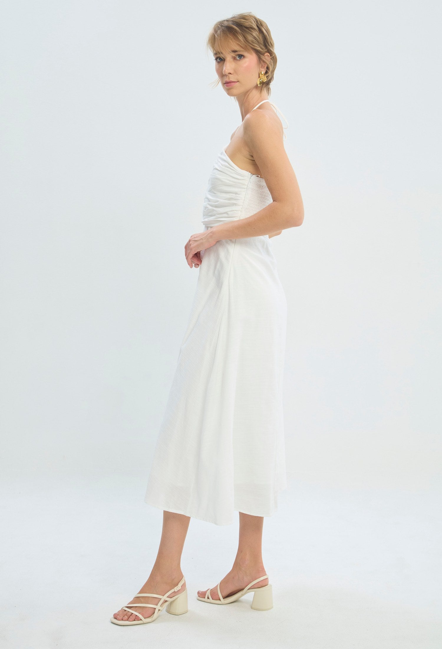 Vestido largo blanco halter con bustier drapeado BYBLA - vista 3