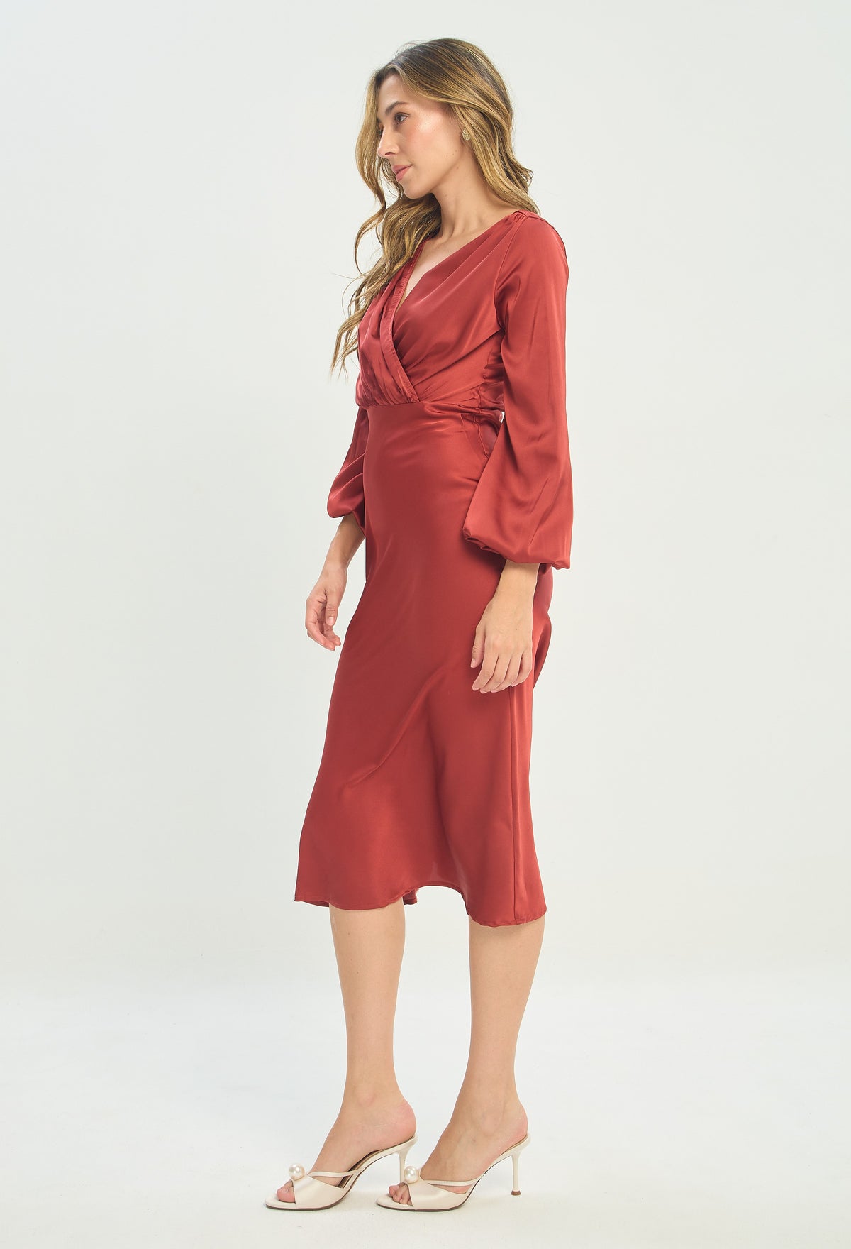 Vestido Midi Cruzado Manga Larga Terracota BYBLA - vista 4