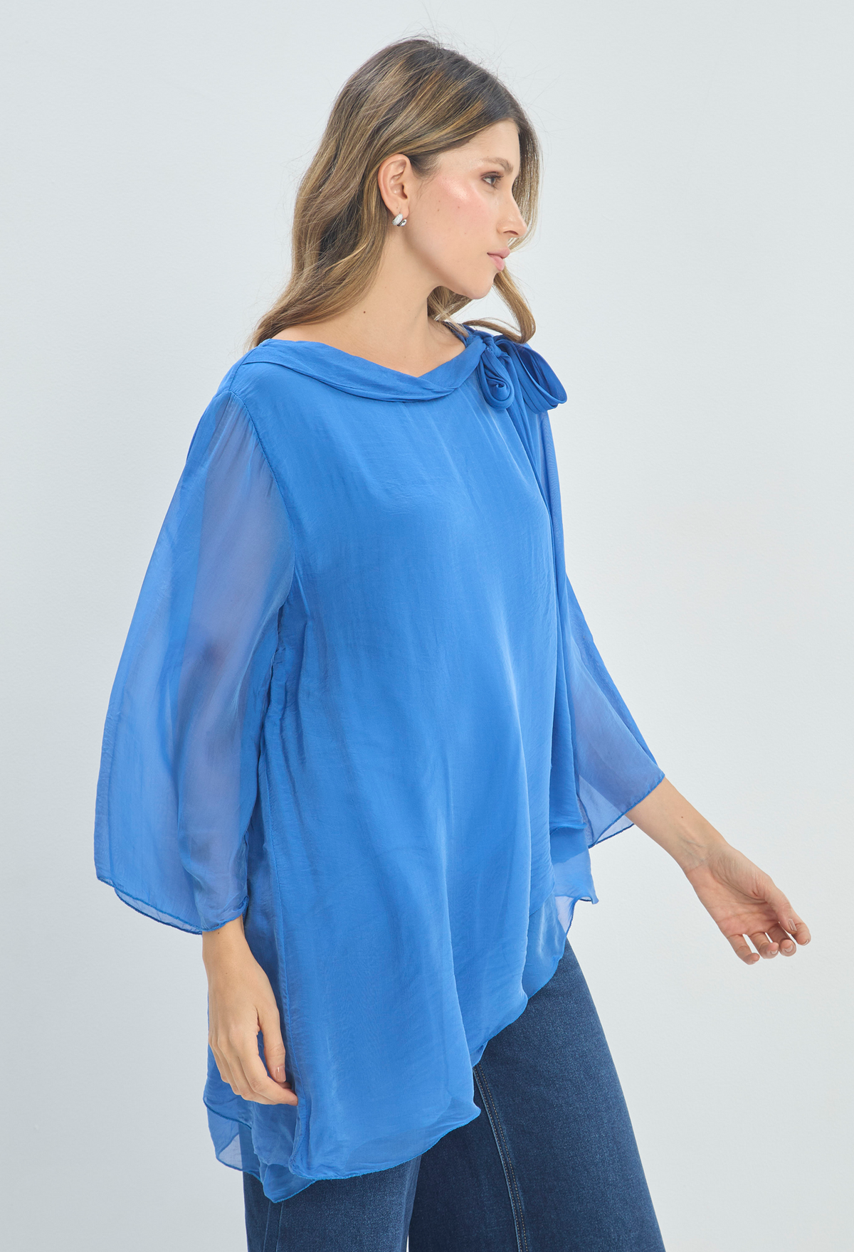Blusa Manga 3/4 Azul con Lazo BYBLA - vista 2