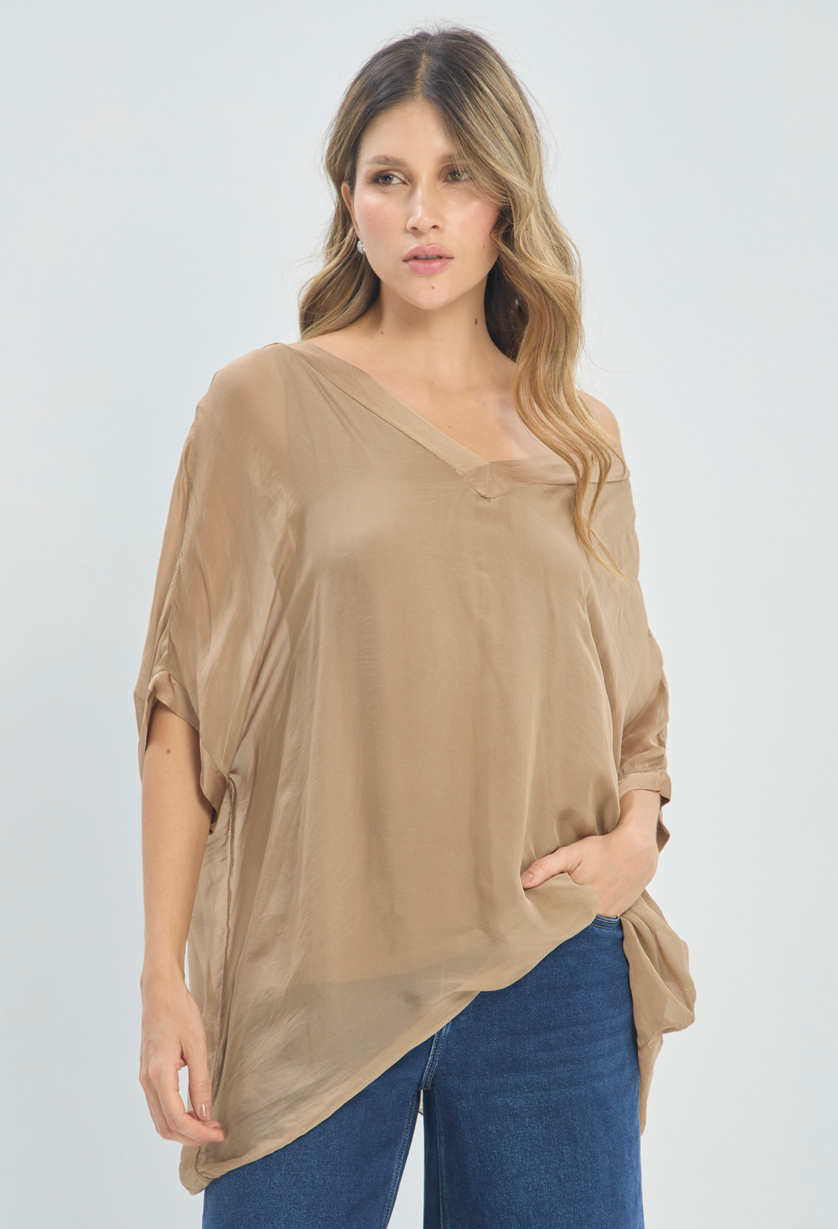Blusa Manga Corta Camel en Seda BYBLA
