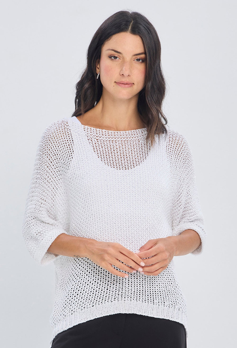 Blusa tejida blanca con estampado de gatos multicolor manga tres cuartos en viscosa elastano talla única BYBLA