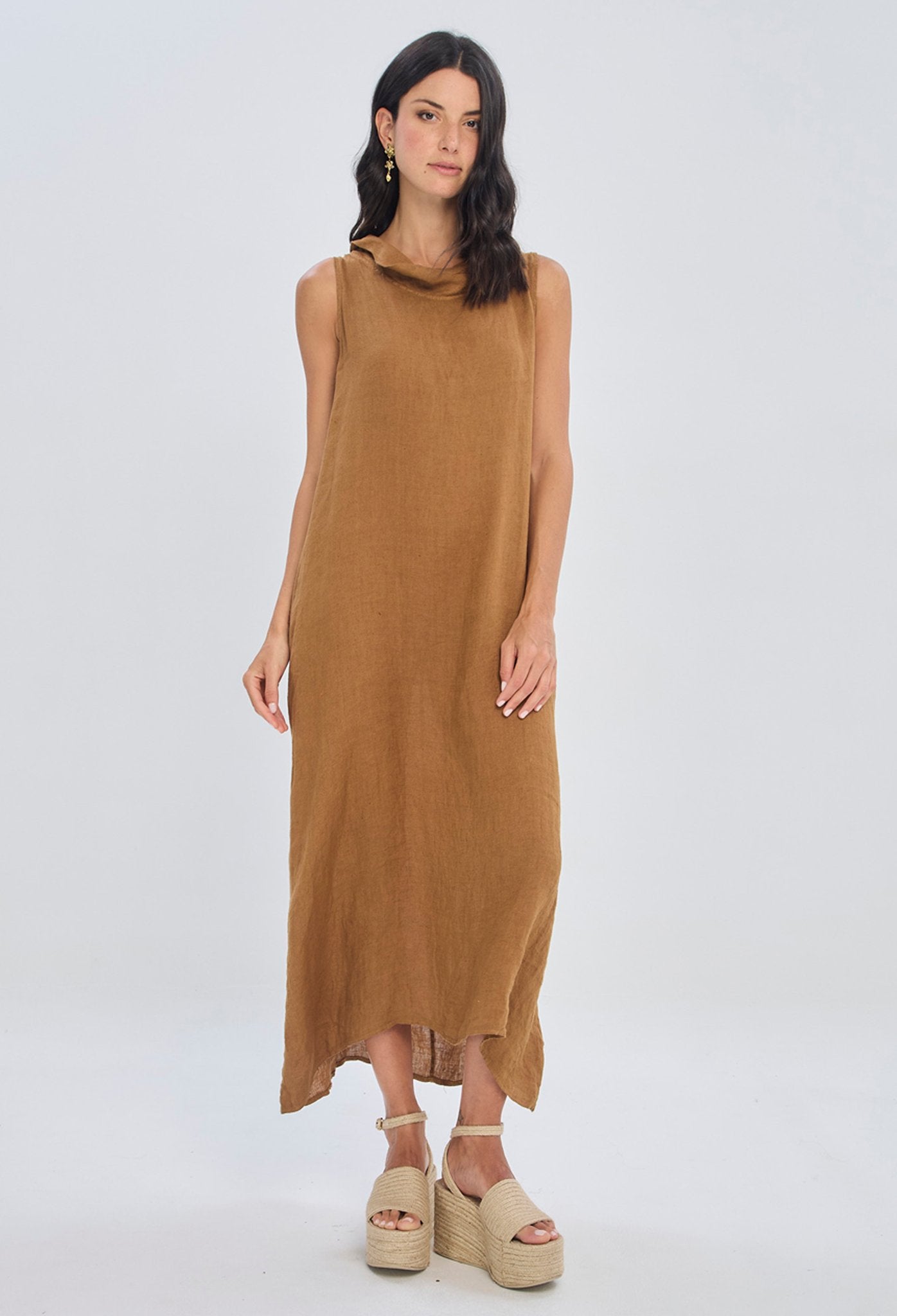 Vestido largo con cuello drapeado cowl sin mangas para mujer BYBLA - MARRONES