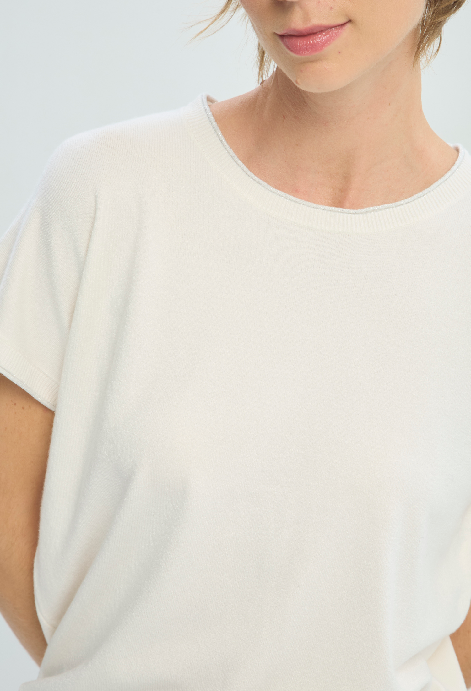 Blusa Manga Corta Beige con Hilo Metalizado BYBLA - vista 4