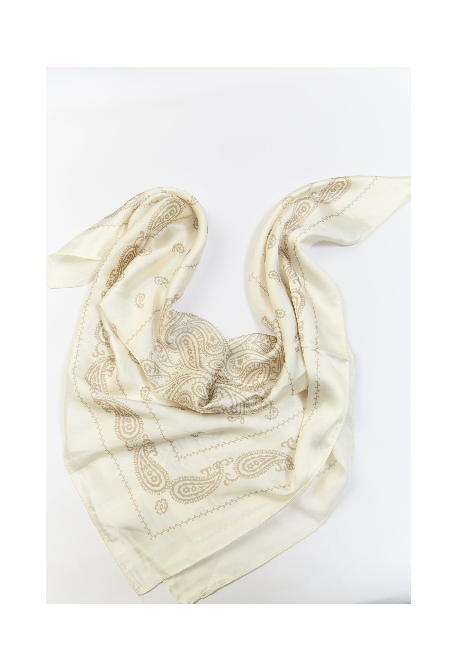 Pañoleta multiuso beige con estampado suave