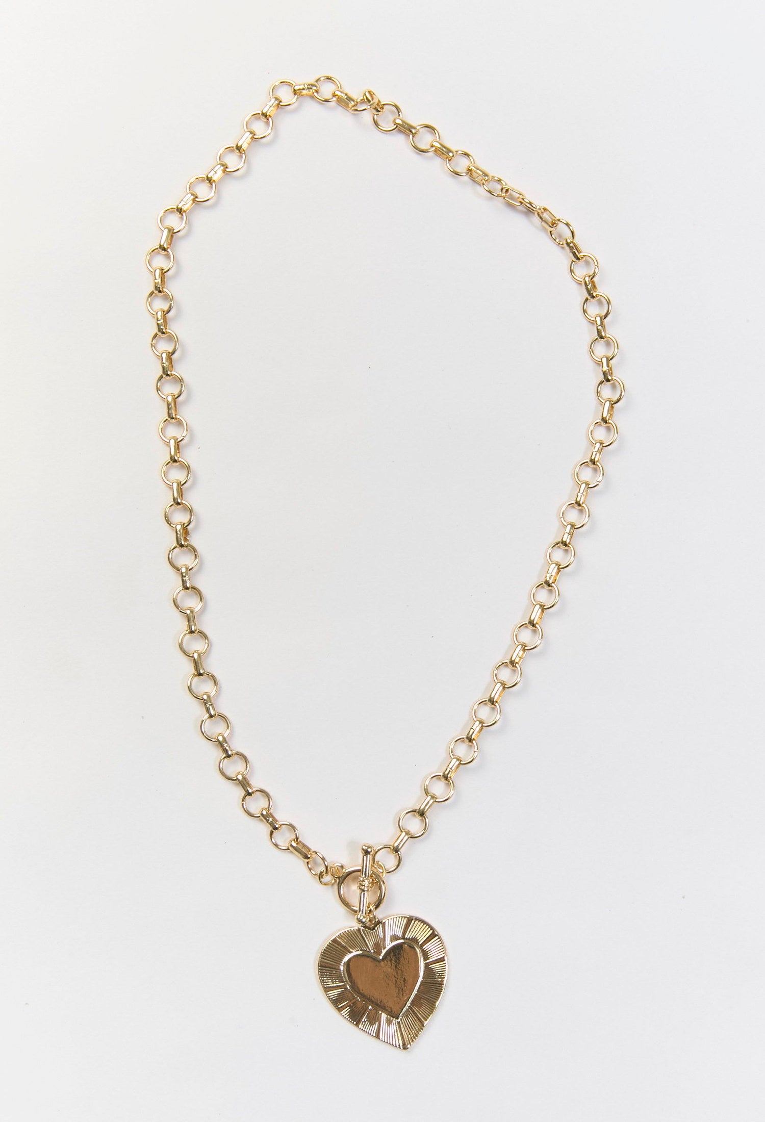 Collar largo dorado tipo bolero en acero inoxidable con dije de corazon caja