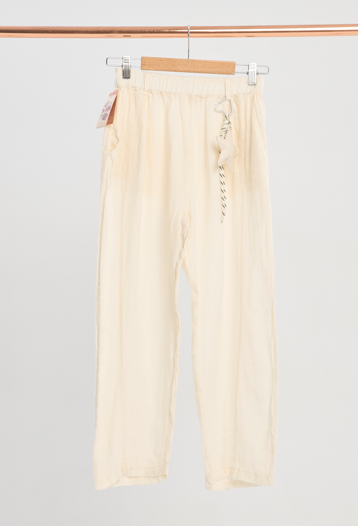 Pantalón Globo Tobillero con Llavero Estrella Crema BYBLA