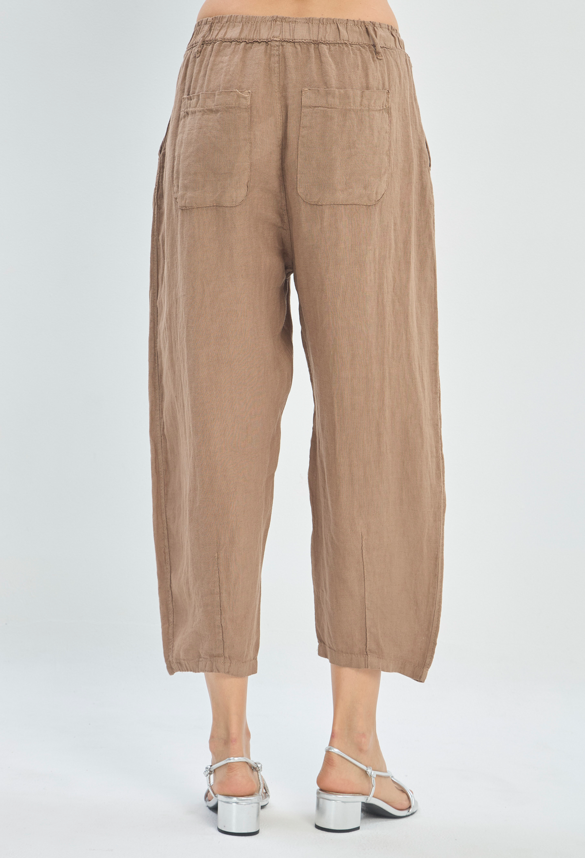 Pantalón Globo Tobillero con Llavero Estrella Café BYBLA - vista 4