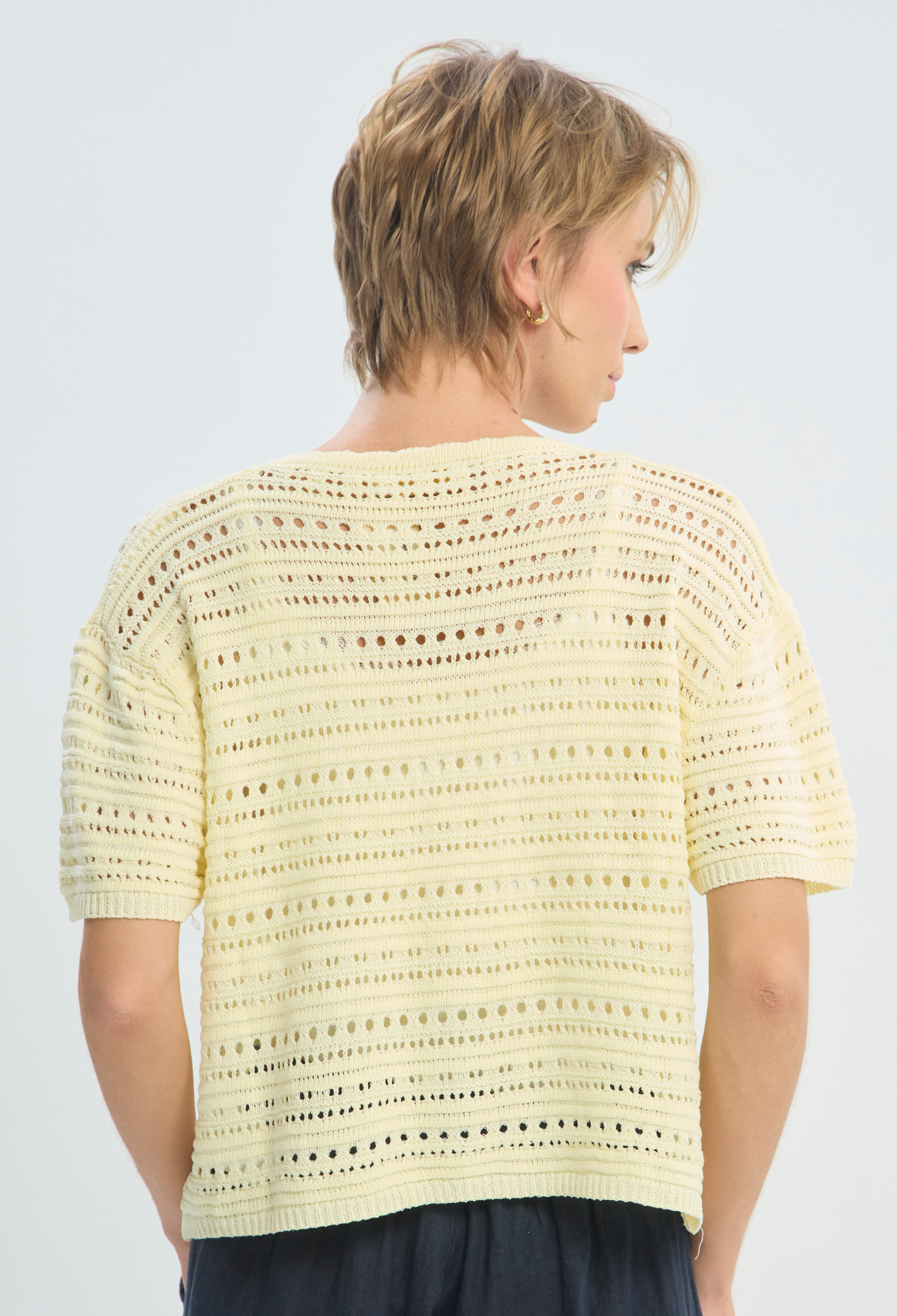 Blusa Manga Corta Amarilla Tejida Crochet BYBLA - vista 3