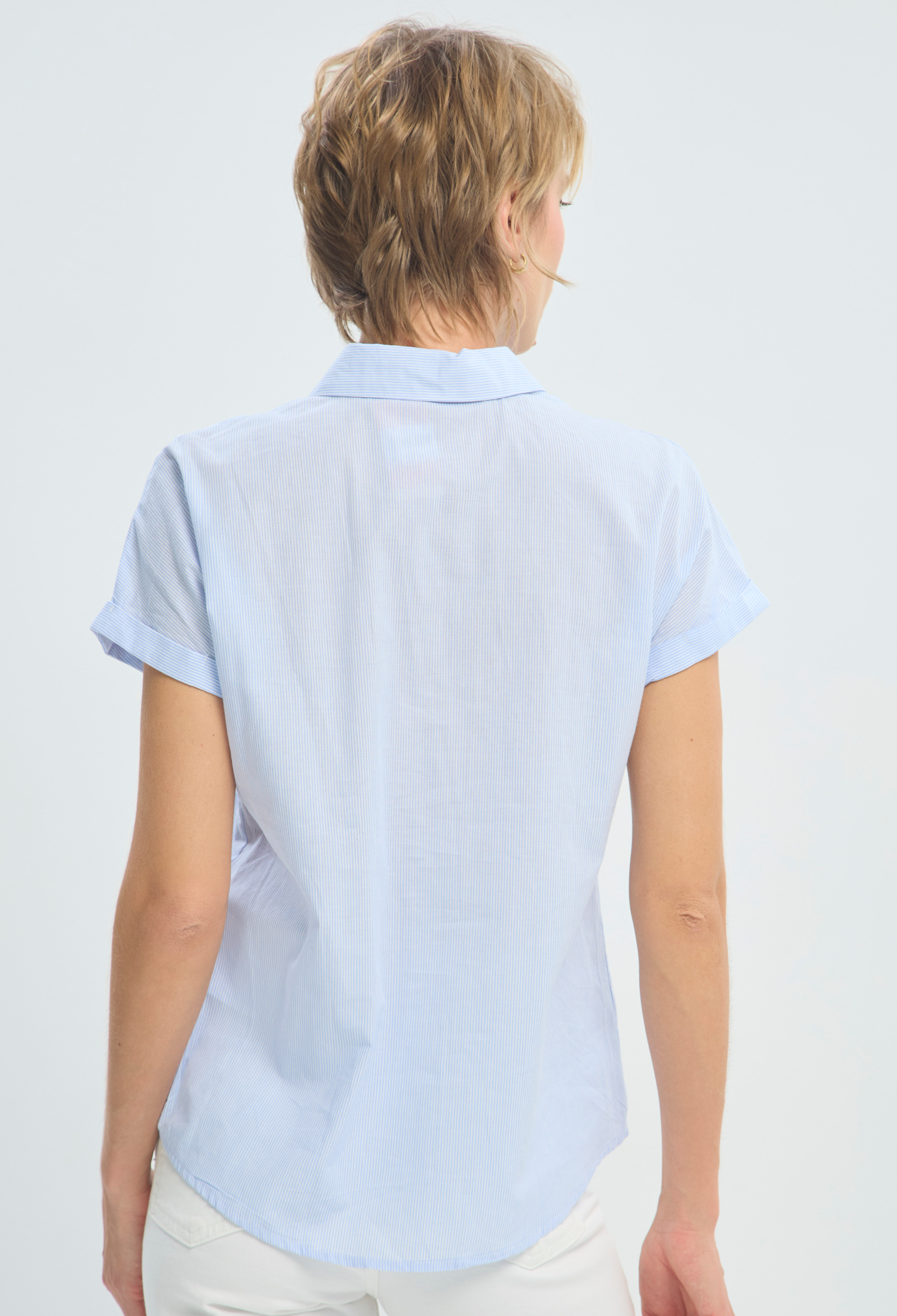 Blusa Manga Corta Azul Bordado Paisley BYBLA - vista 3