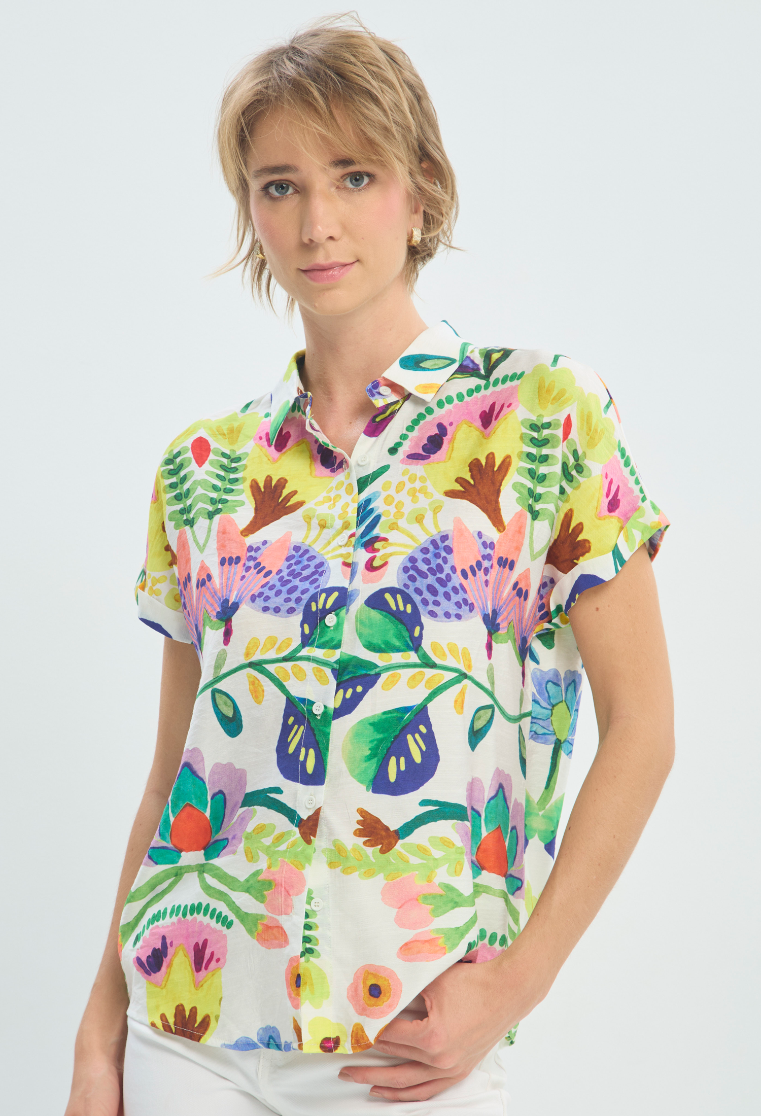 Blusa Manga Corta Estampada Tropical BYBLA