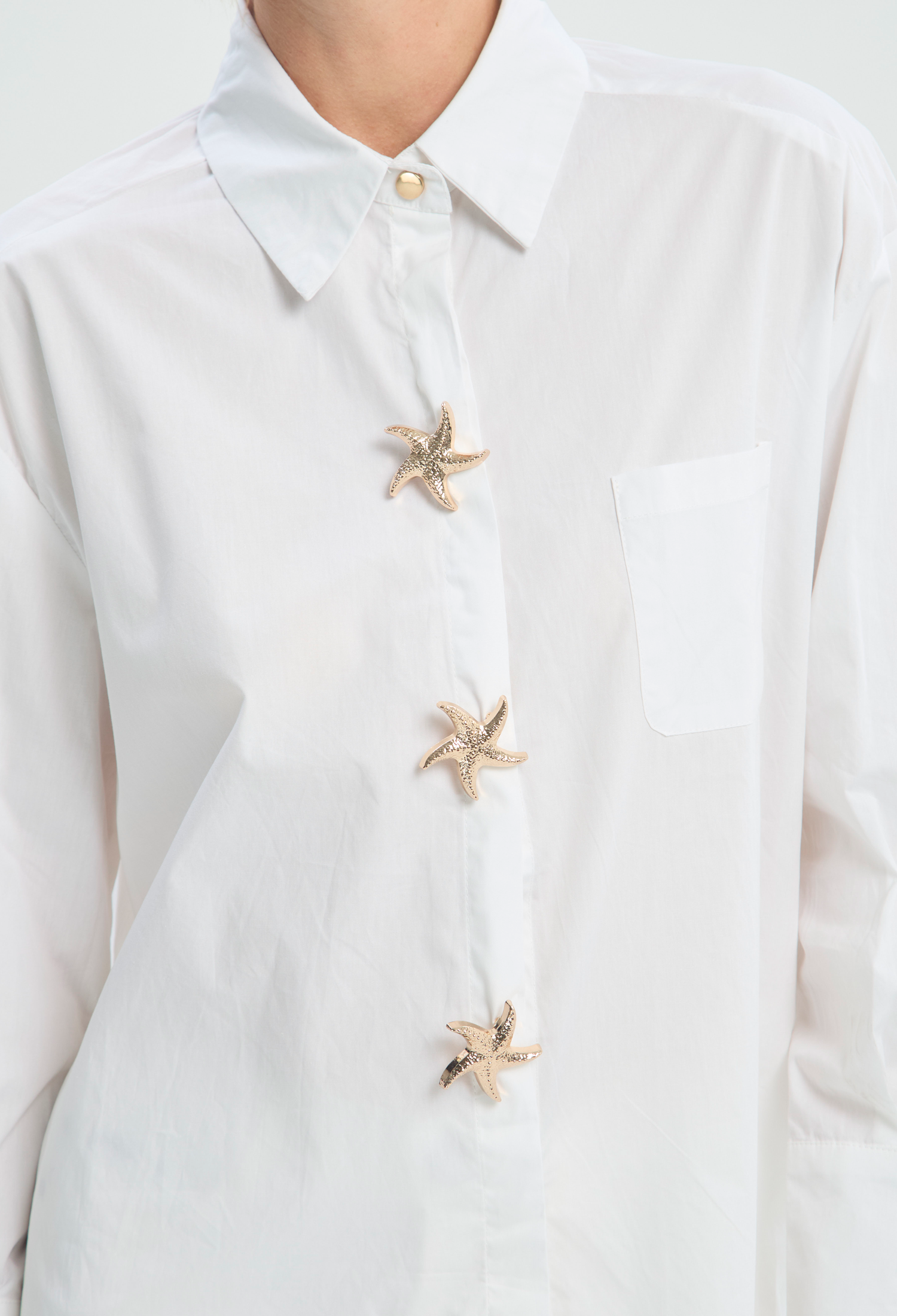Blusa Manga Larga Blanca Botones Estrella BYBLA - vista 3