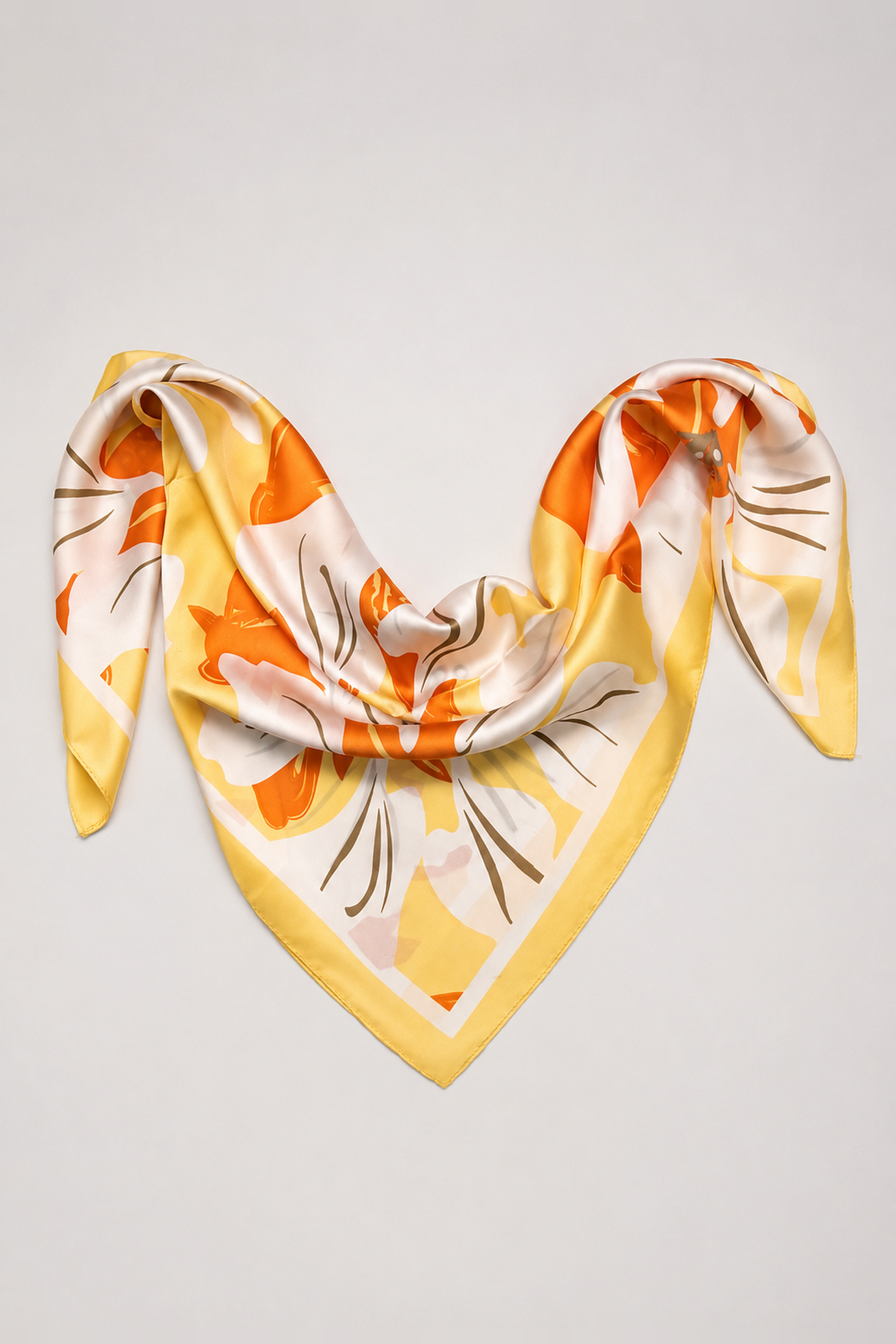 Chalina satinada con flores maxi en marfil y acentos naranja - Amarillos