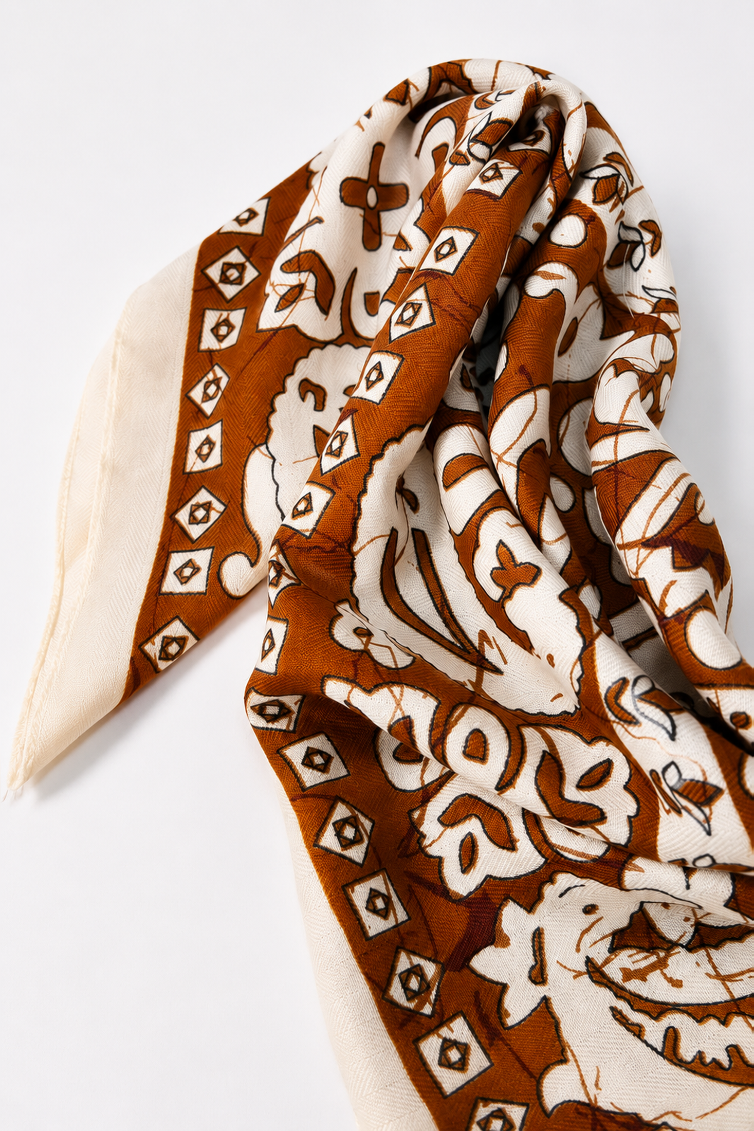 Pañoleta de viscosa con print bandana batik en marfil - Terracotas - vista 2