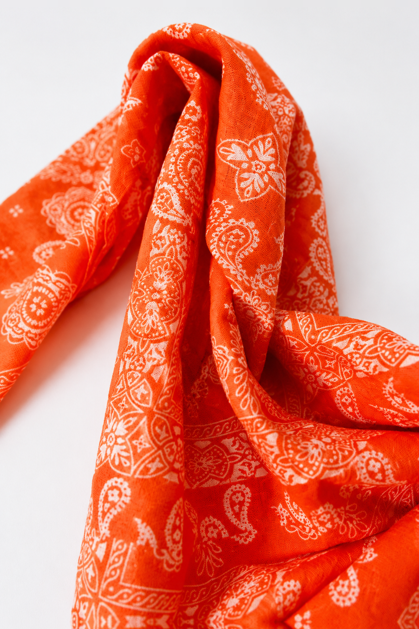Pañoleta de algodón con estampado paisley tono sobre tono - Naranjas - vista 2