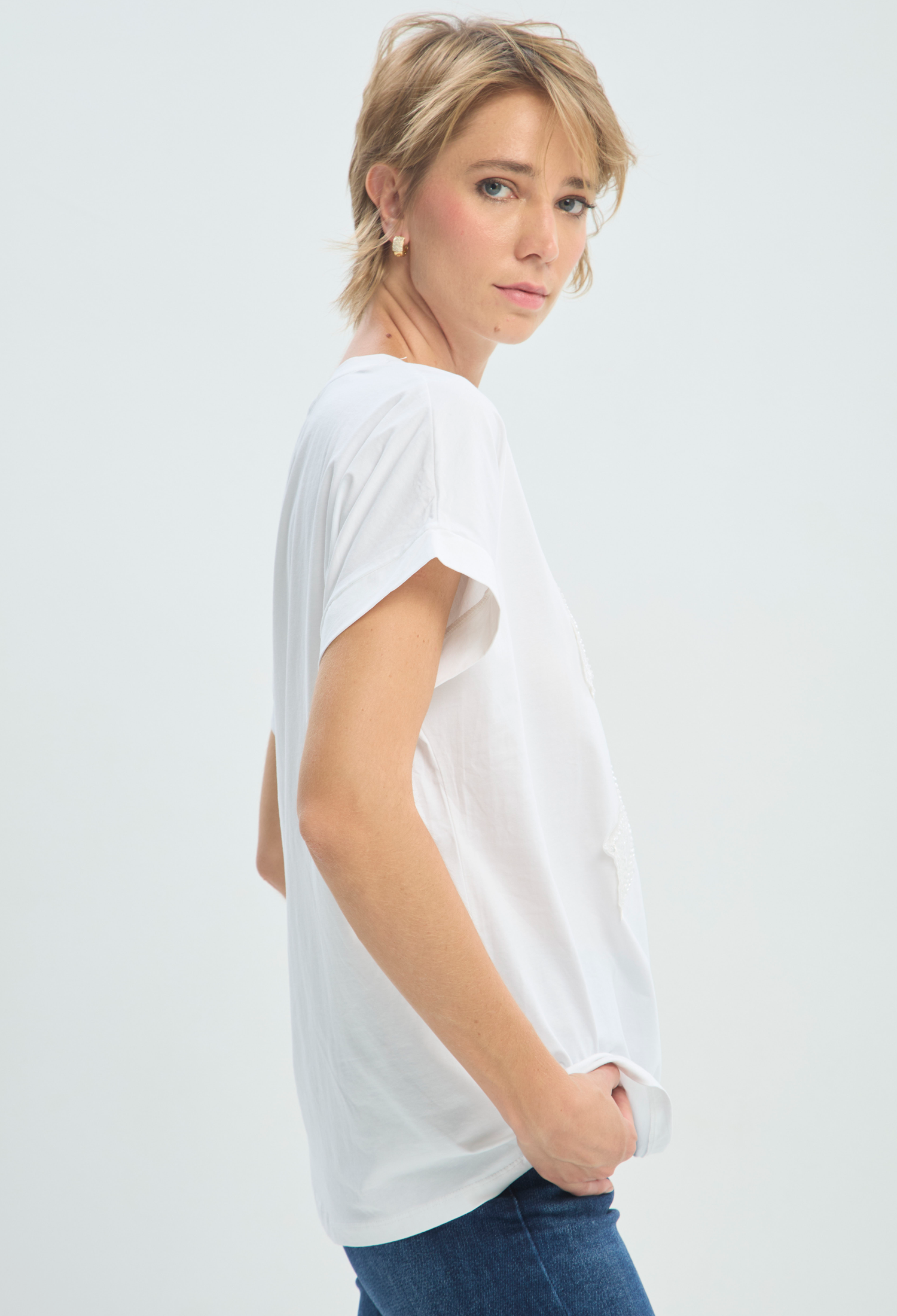 Camiseta Blanca Lazo Bordado BYBLA - vista 2