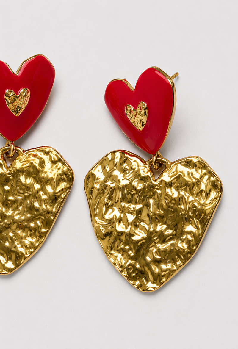Aretes Corazón Rojo y Dorado Martillado BYBLA - vista 2