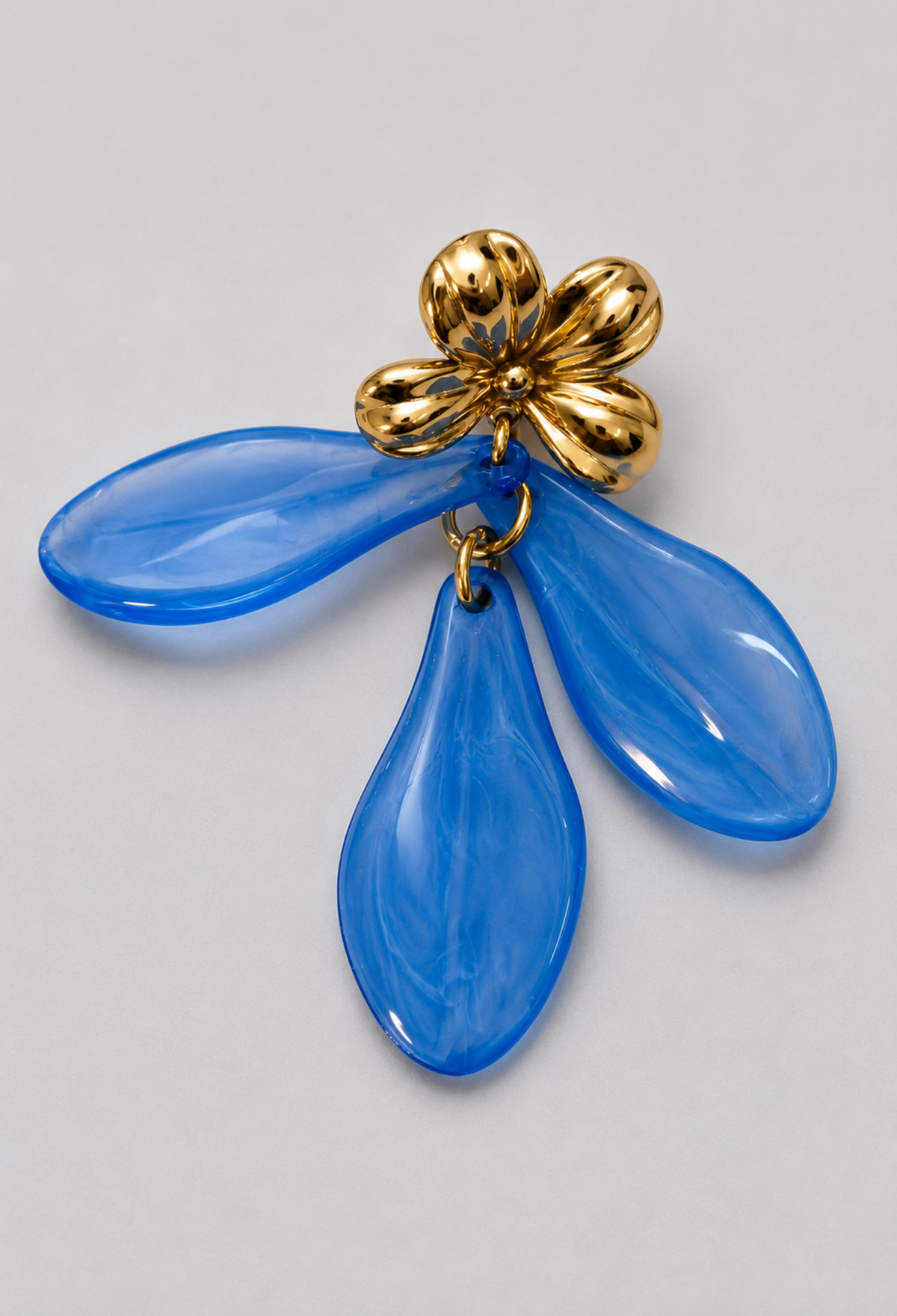 Aretes Flor Dorada Pétalos Azules BYBLA - vista 2