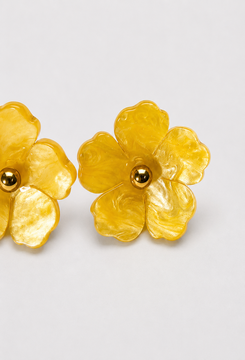 Aretes Topo Flor Nacarada Amarilla BYBLA - vista 2