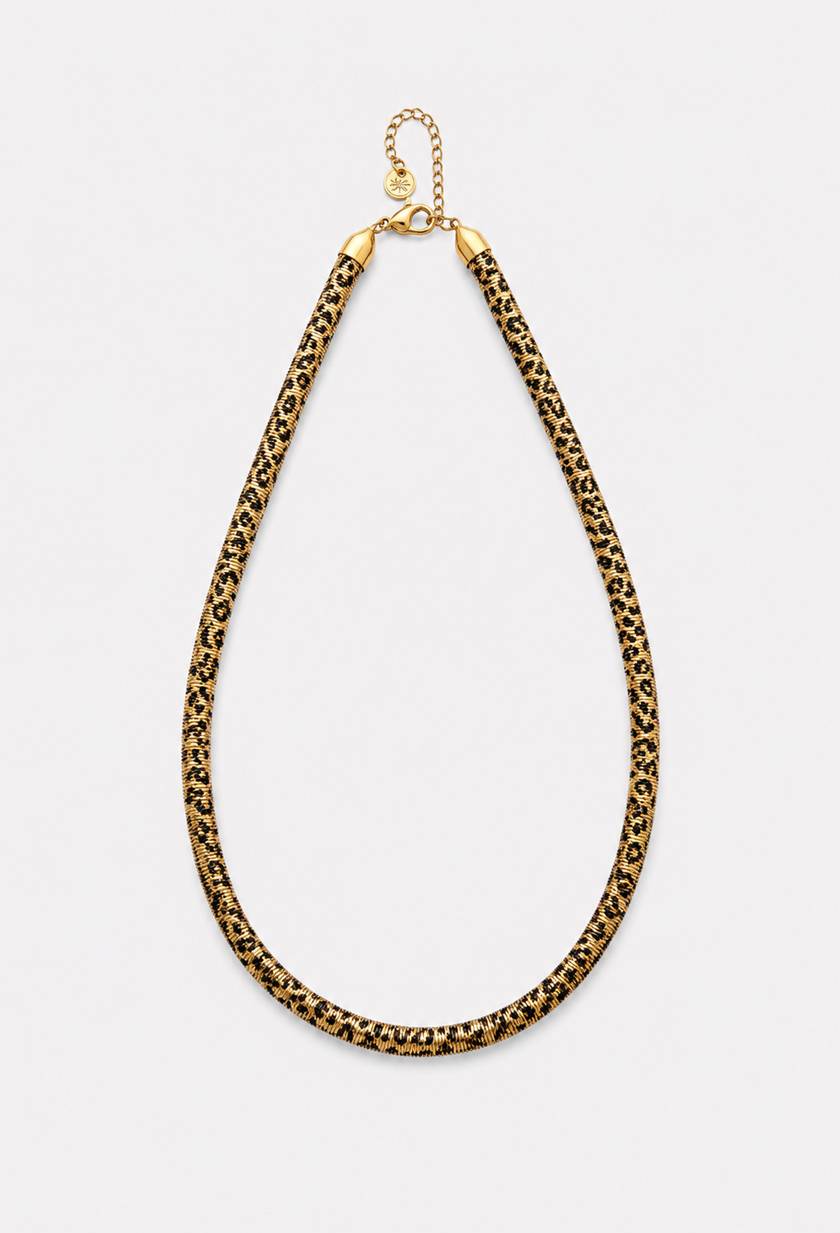 Collar tubular dorado con print animal en café y negro