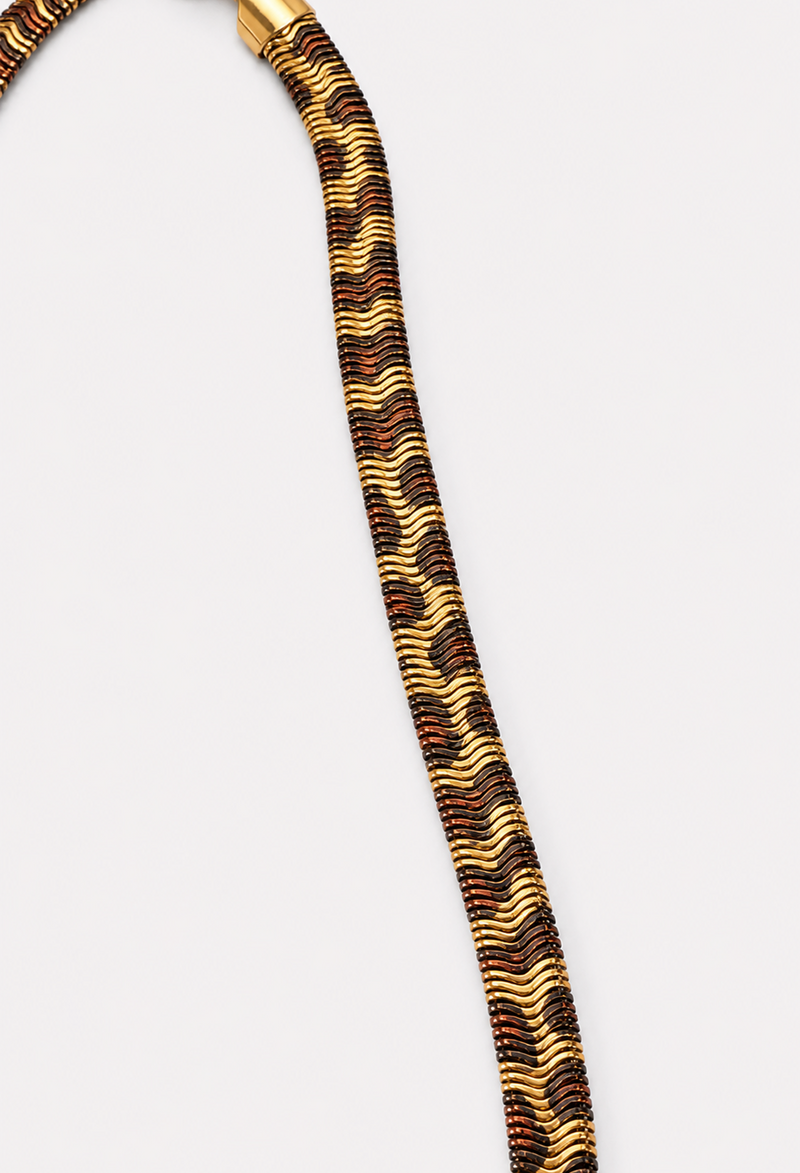 Collar tubular dorado con print animal en café y negro - vista 2