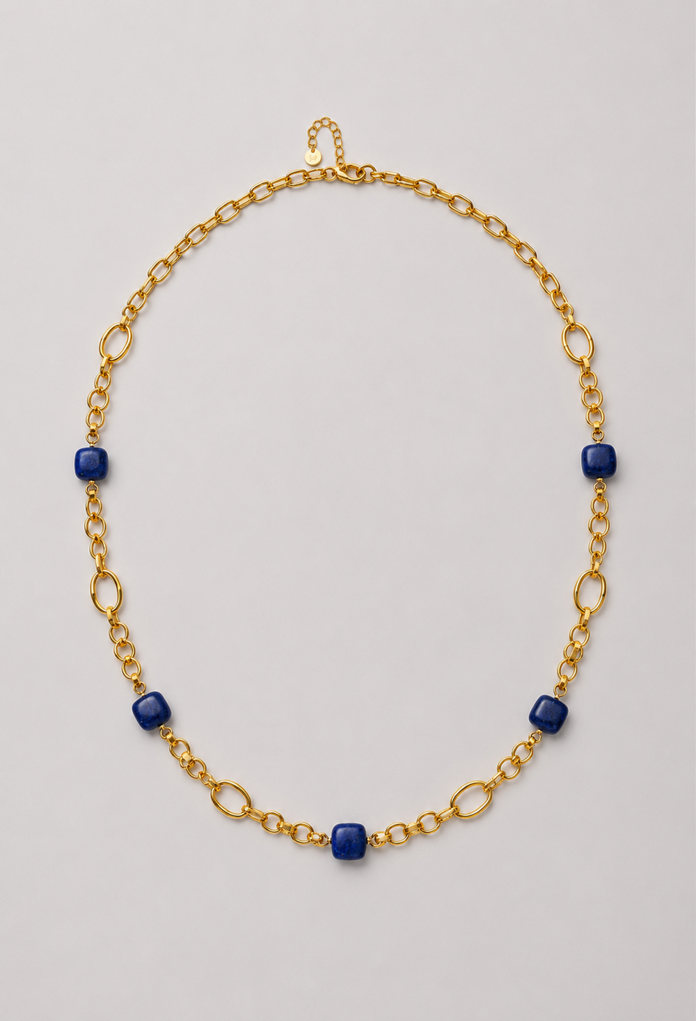 Collar de cadena de eslabones dorada con cubos de color pulidos