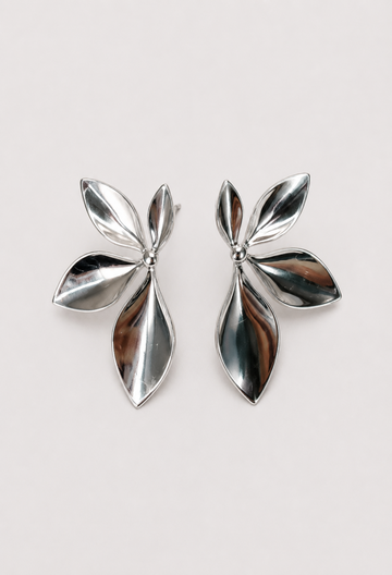 Aretes Hojas Metálicas Plateados