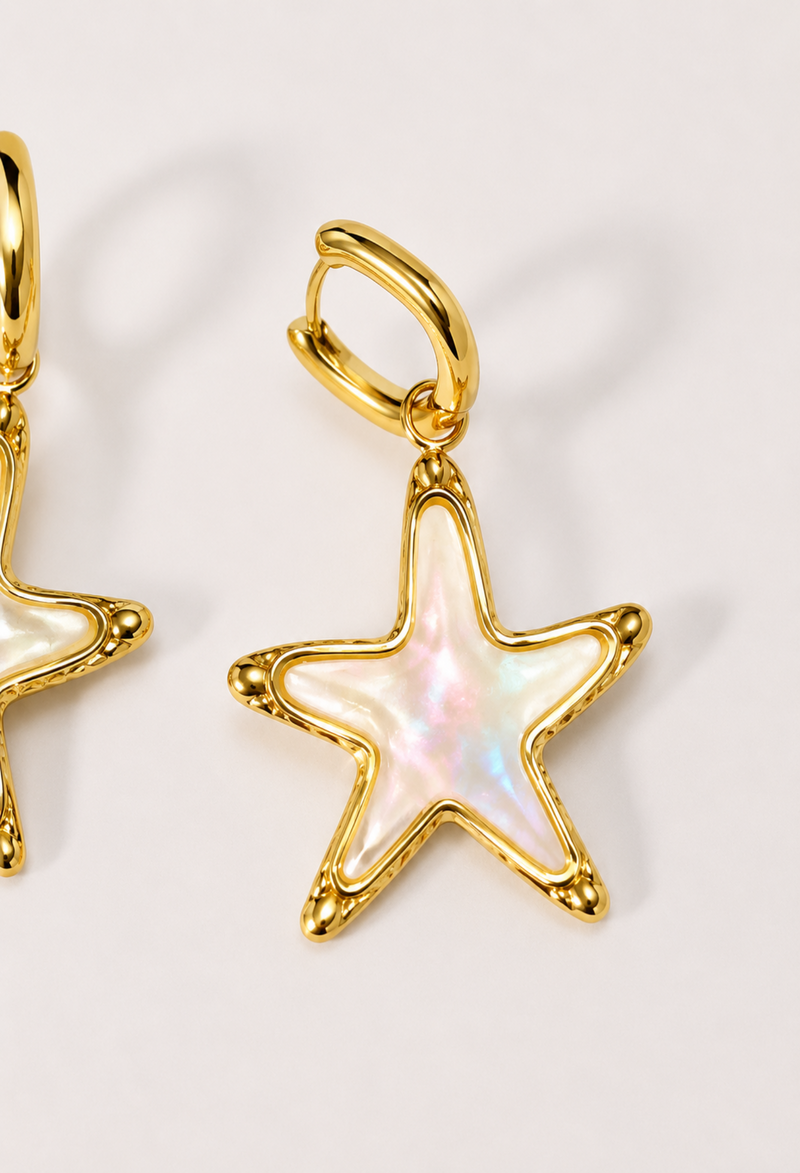 Aretes argolla dorada con estrella de mar nácar iridiscente BYBLA - vista 2