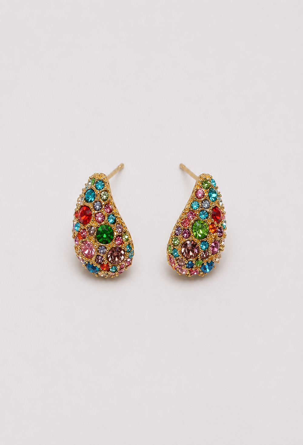 Aretes gota con pavé de cristales multicolor BYBLA
