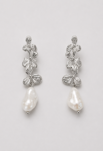 Aretes Colgantes Flores y Perla Barroca Plateados