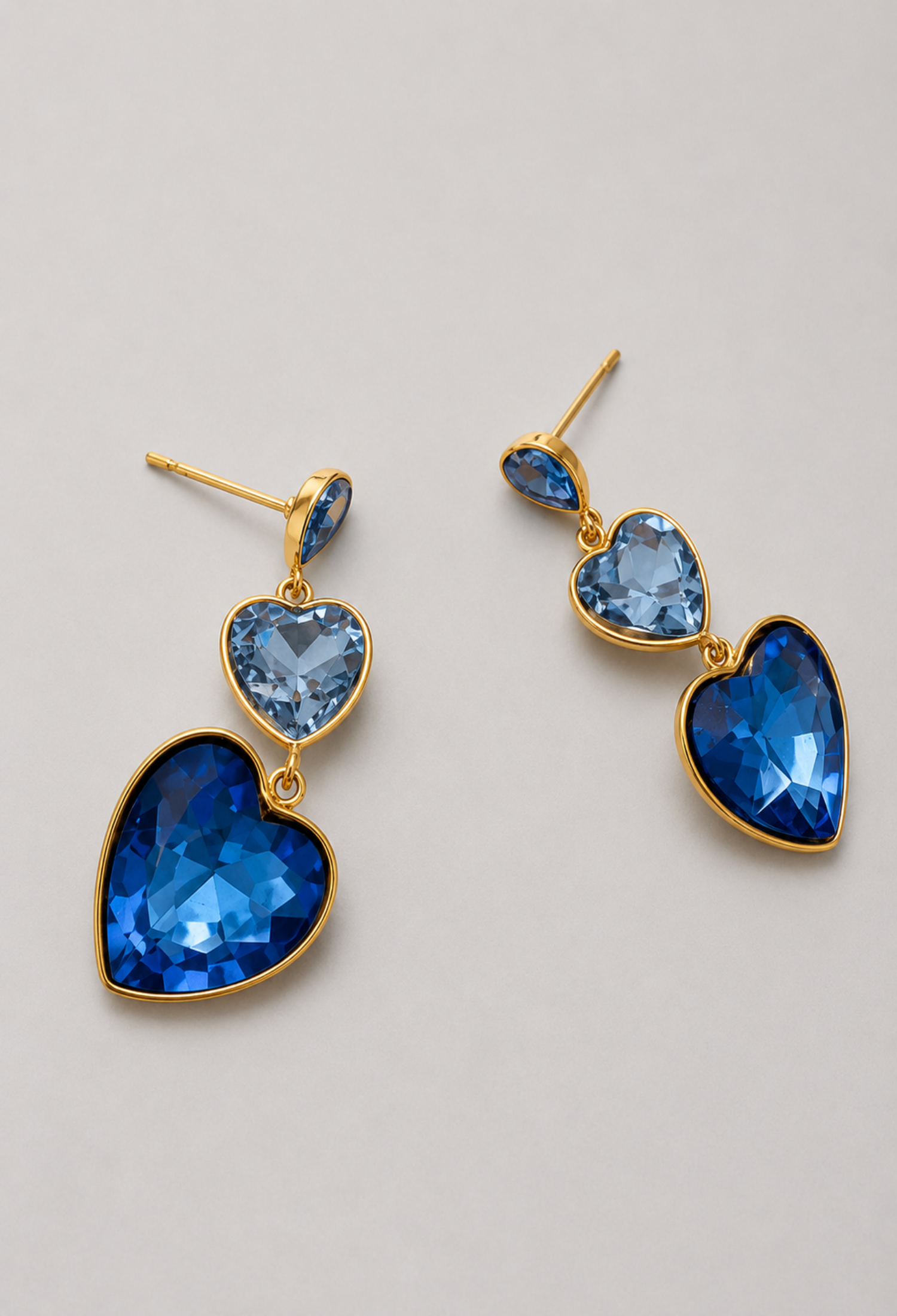 Aretes Corazones de Cristal Azul BYBLA