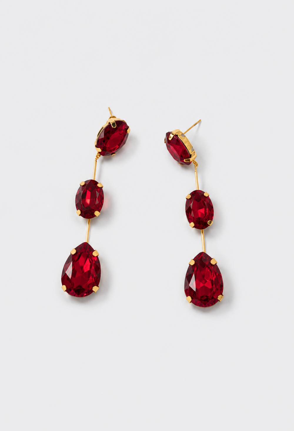 Aretes Colgantes Tres Cristales Rojos BYBLA