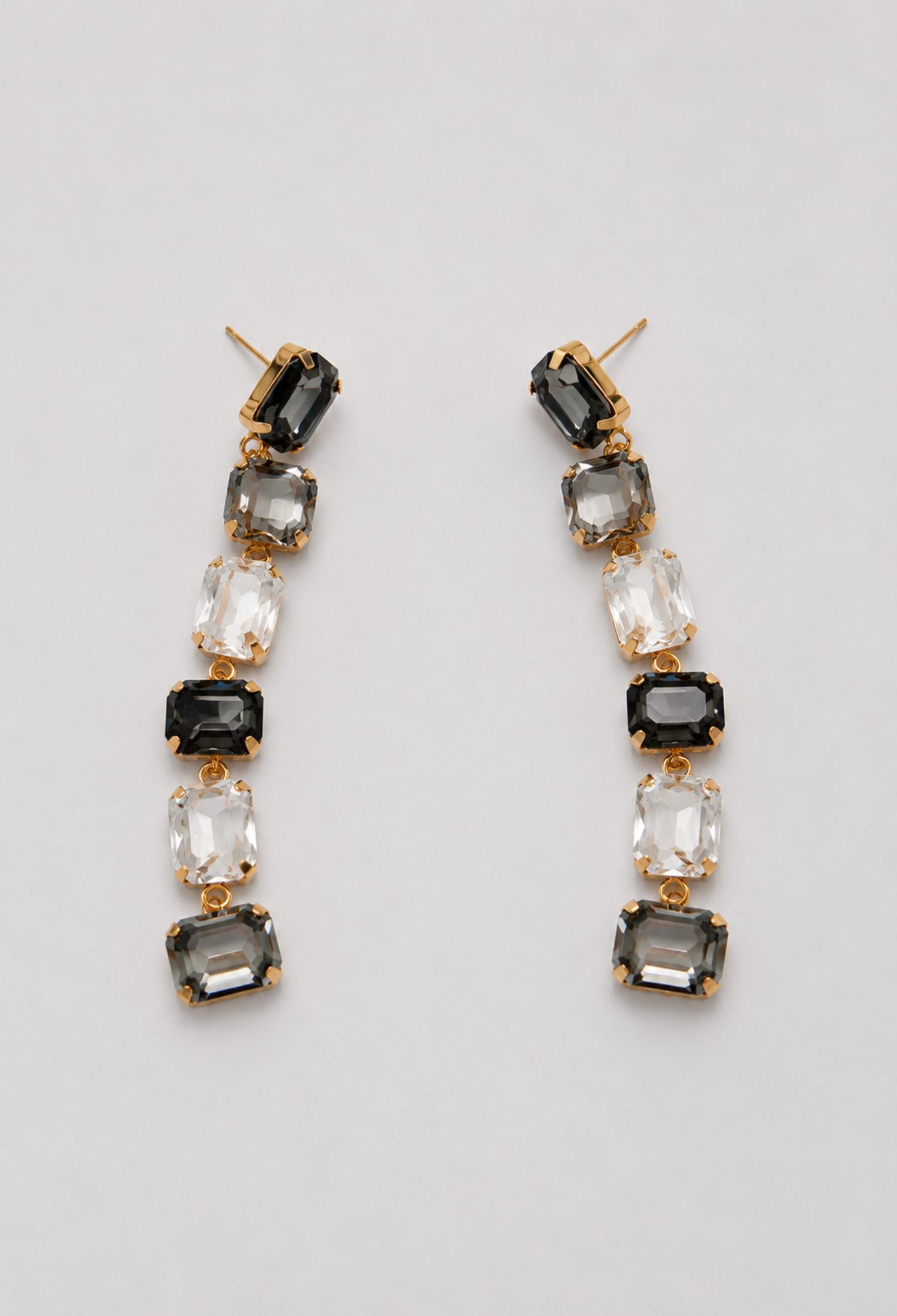 Aretes Largos Cristales Negro y Gris BYBLA
