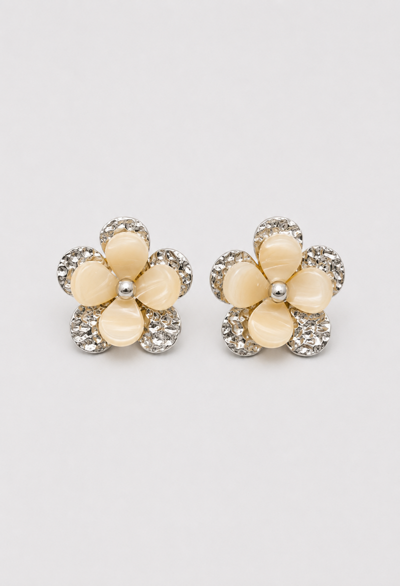 Aretes Flor Beige y Plateado BYBLA