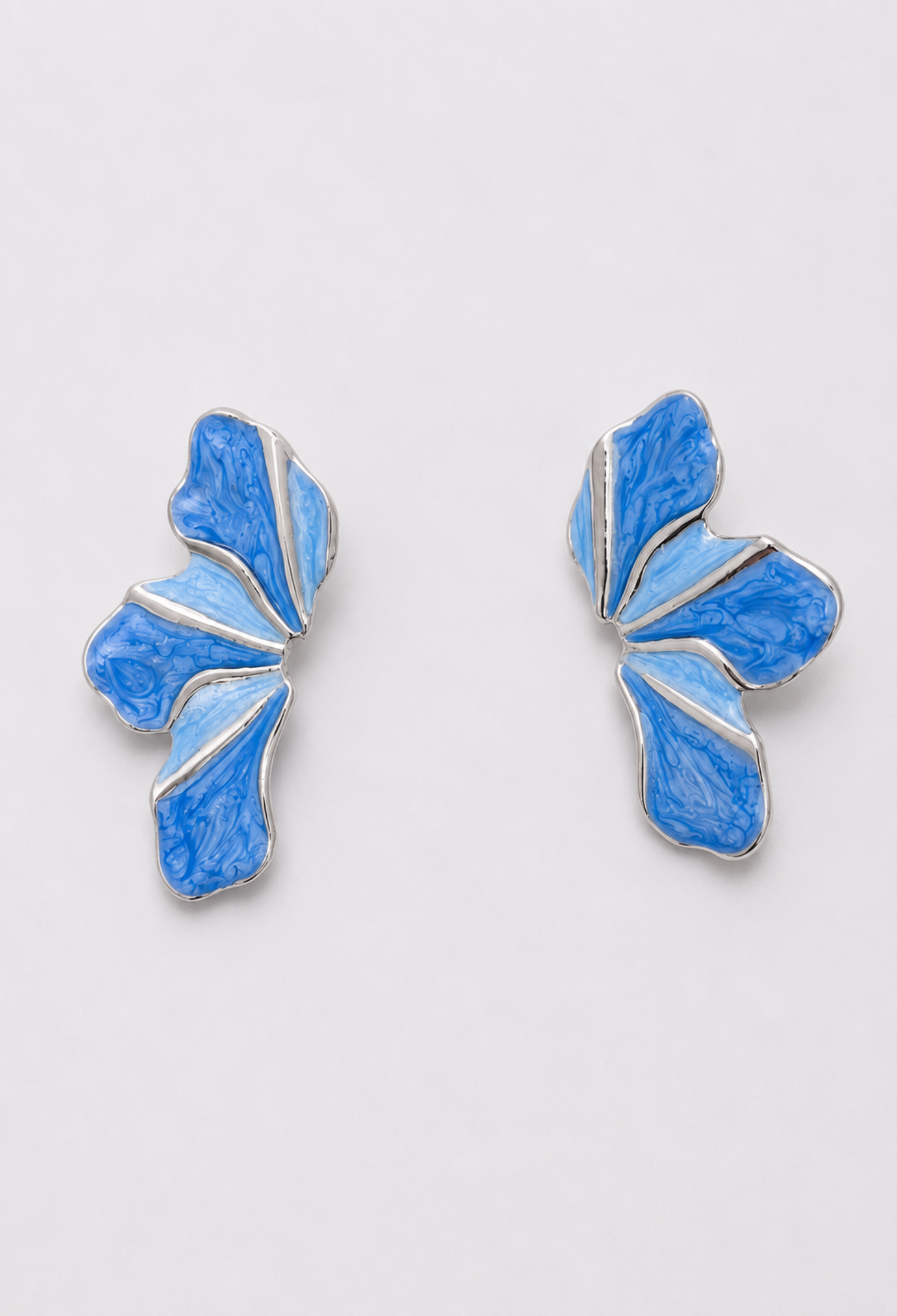 Aretes Ala de Mariposa Esmaltada Azul BYBLA