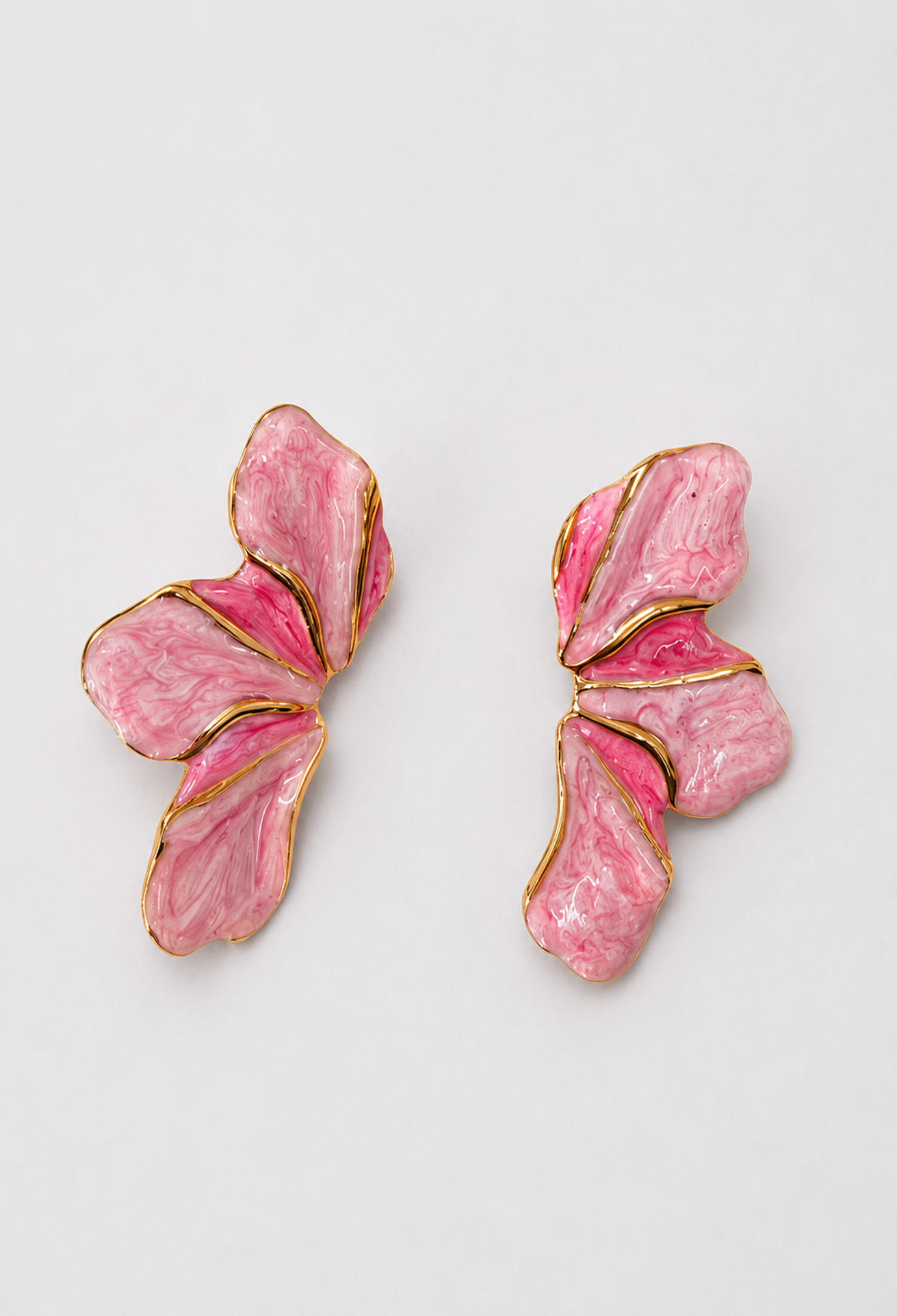 Aretes Ala de Mariposa Esmaltada Rosa BYBLA