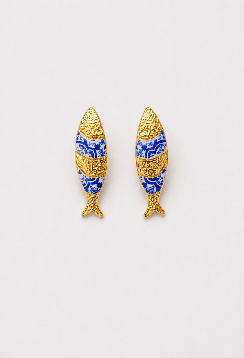 Aretes Pez Dorado con Azulejos Azules BYBLA