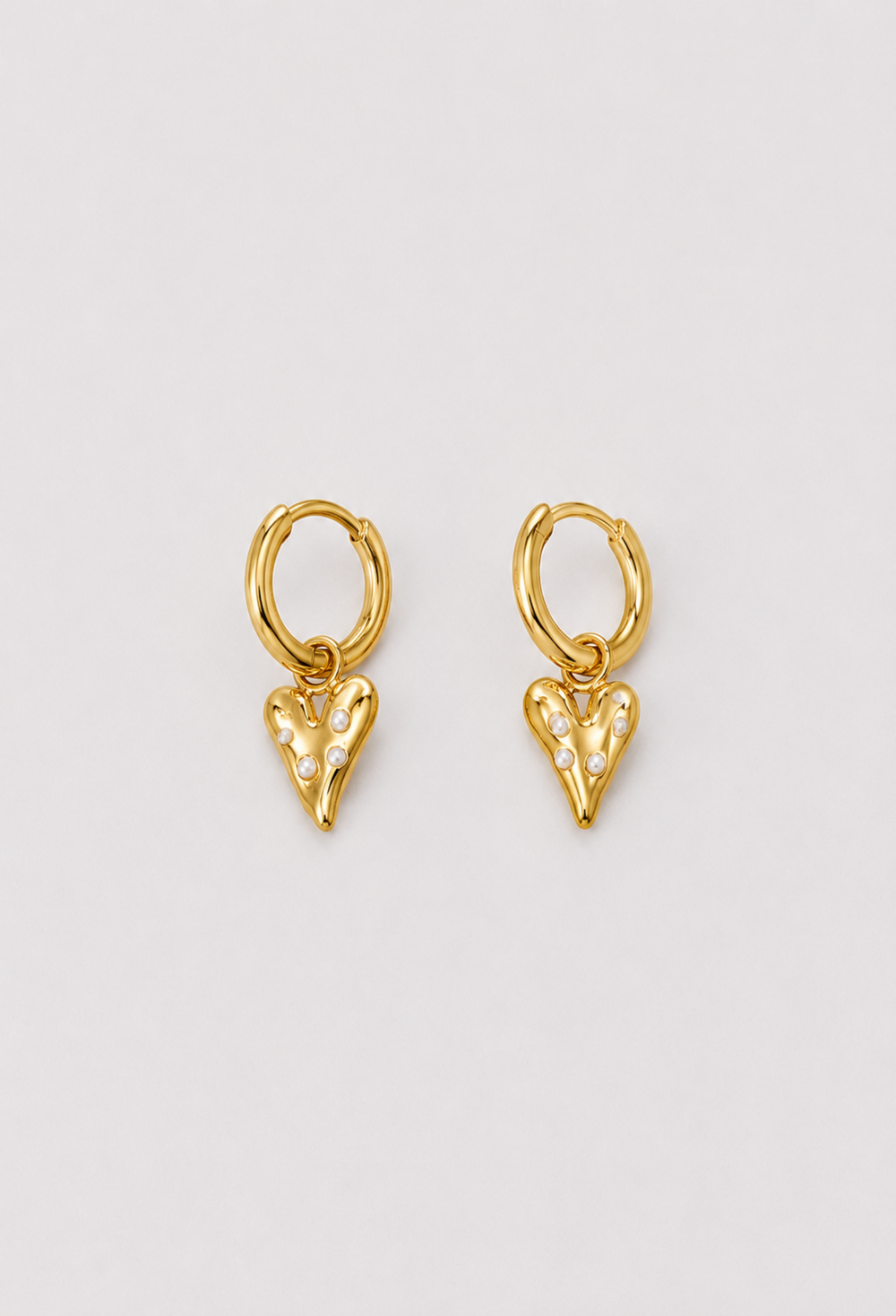 Aretes Candonga Corazón con Perlas Dorados BYBLA