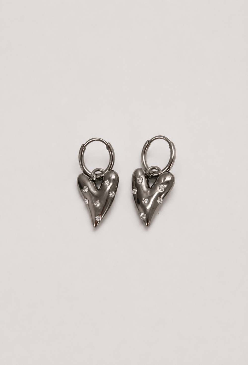 Aretes Argolla Corazón con Cristales Plateados BYBLA
