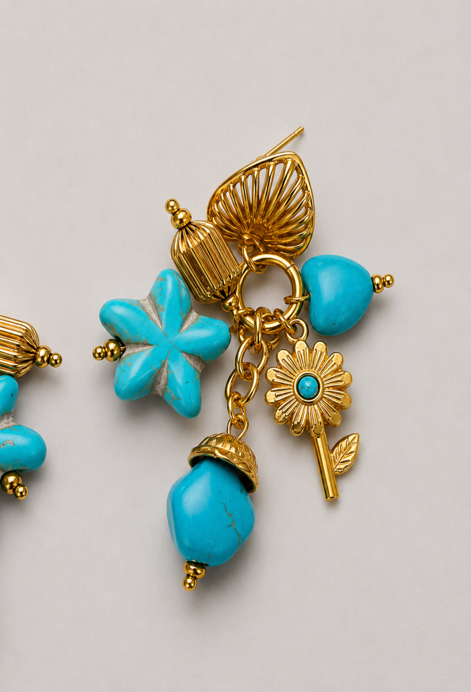 Aretes Colgantes Dijes Turquesa y Dorado BYBLA - vista 2