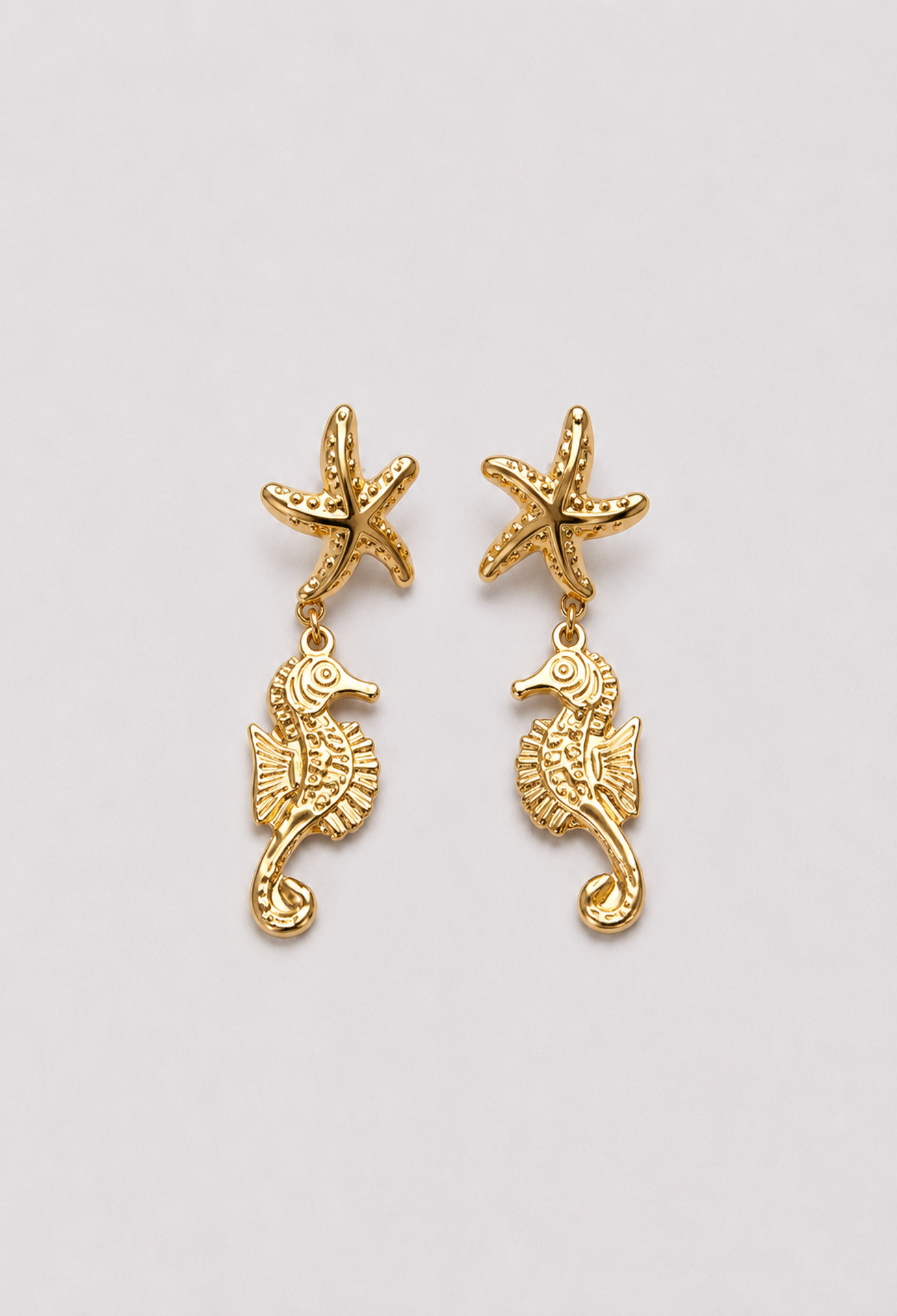Aretes Caballito de Mar Dorados BYBLA