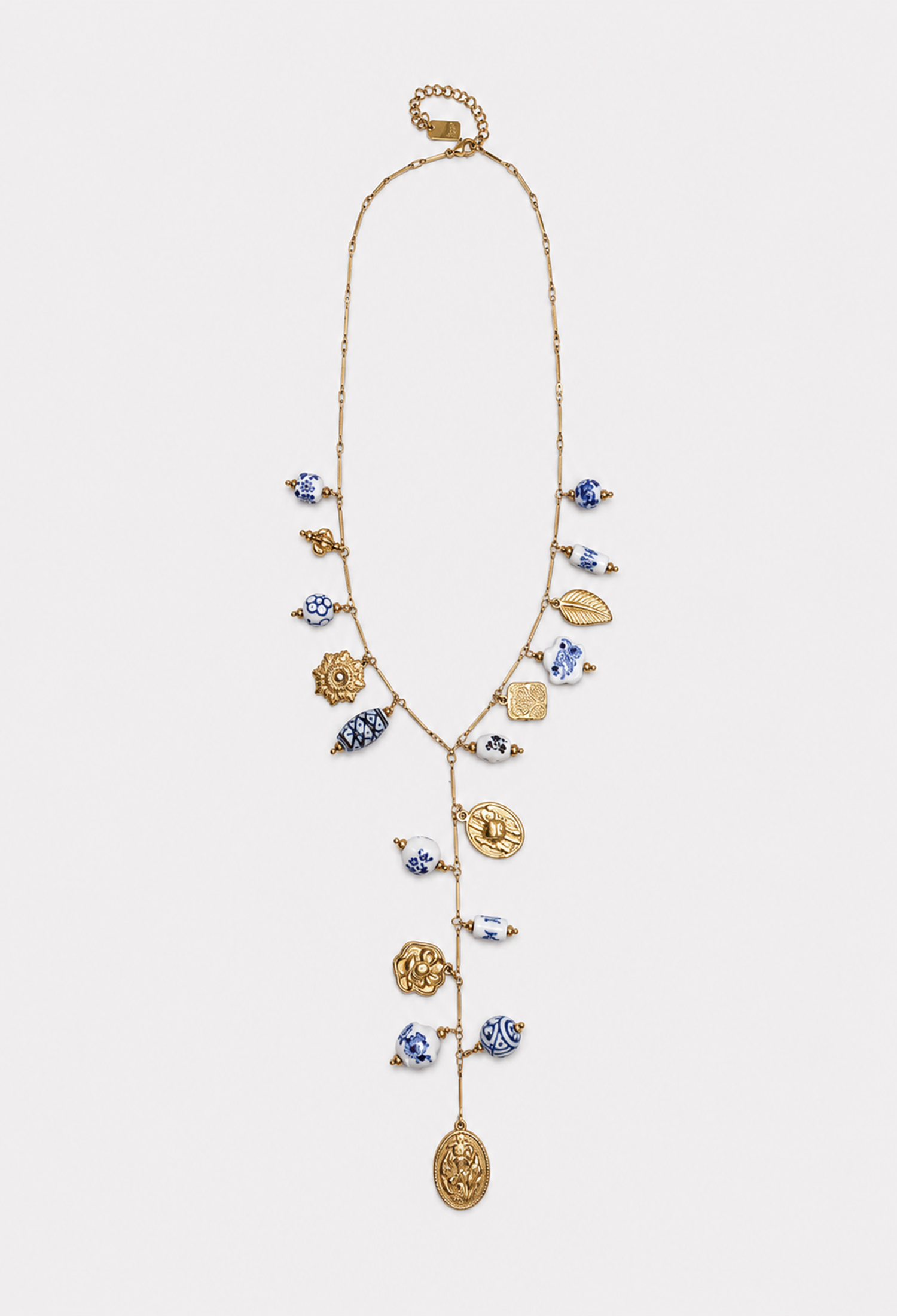 Collar vintage con medallas doradas y dijes de porcelana y esmalte - Azules